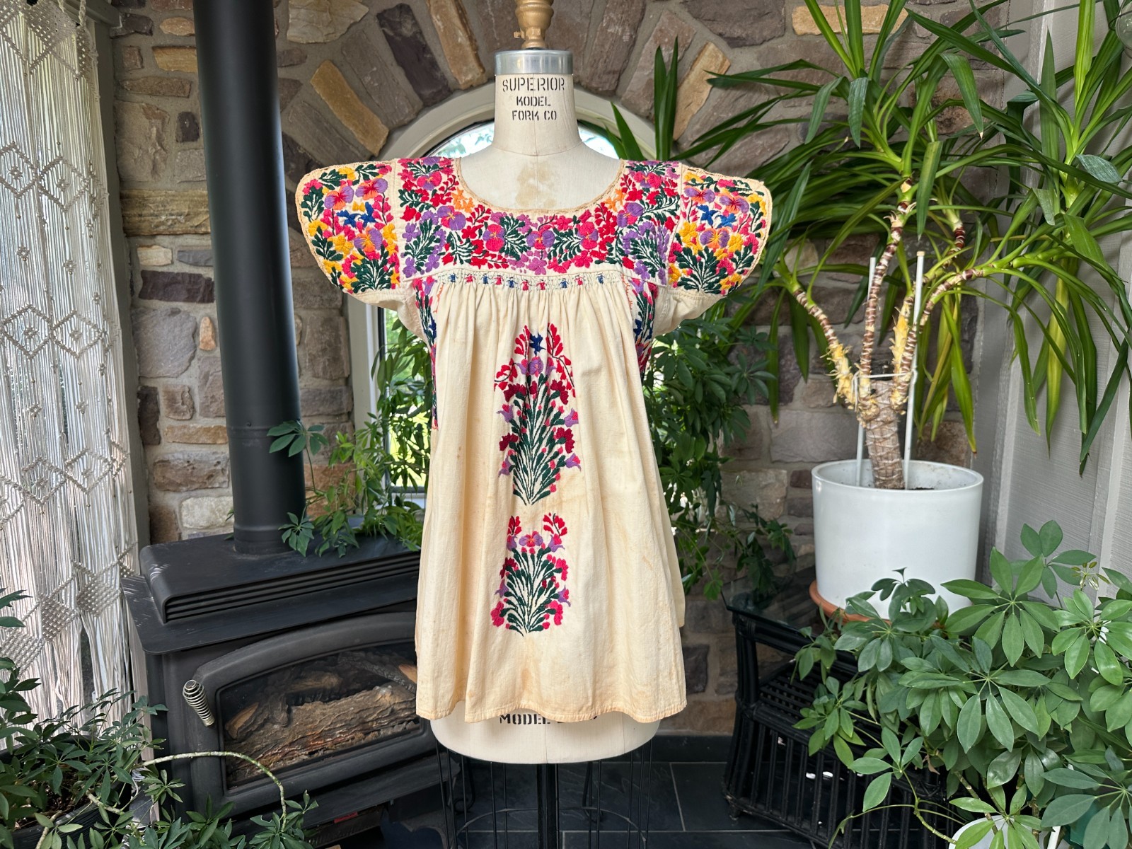 Vintage 1970s Mexican Peasant Top Hand Embroidered Figural People Wounded Bird