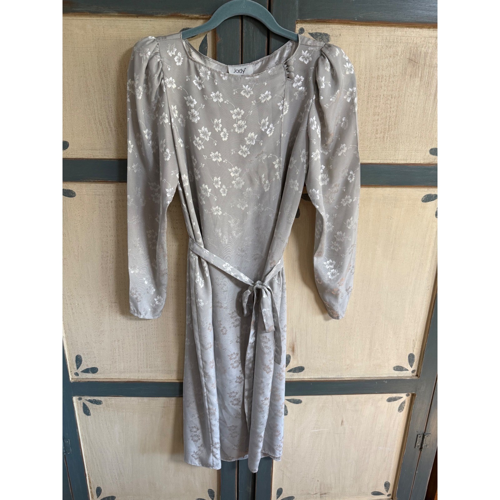 Jody California Vintage Silver Floral Jacquard Midi Dress Puff Sleeve Feminine