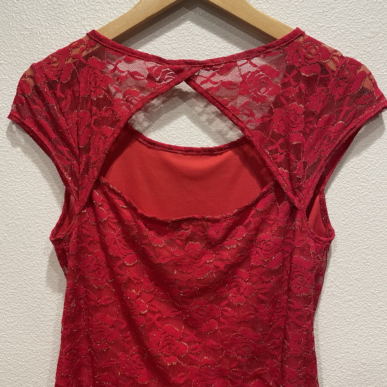 Y2K IZ Buyer L Red Metallic Peplum Top Cutout Floral Rose Lace 2000s Party READ