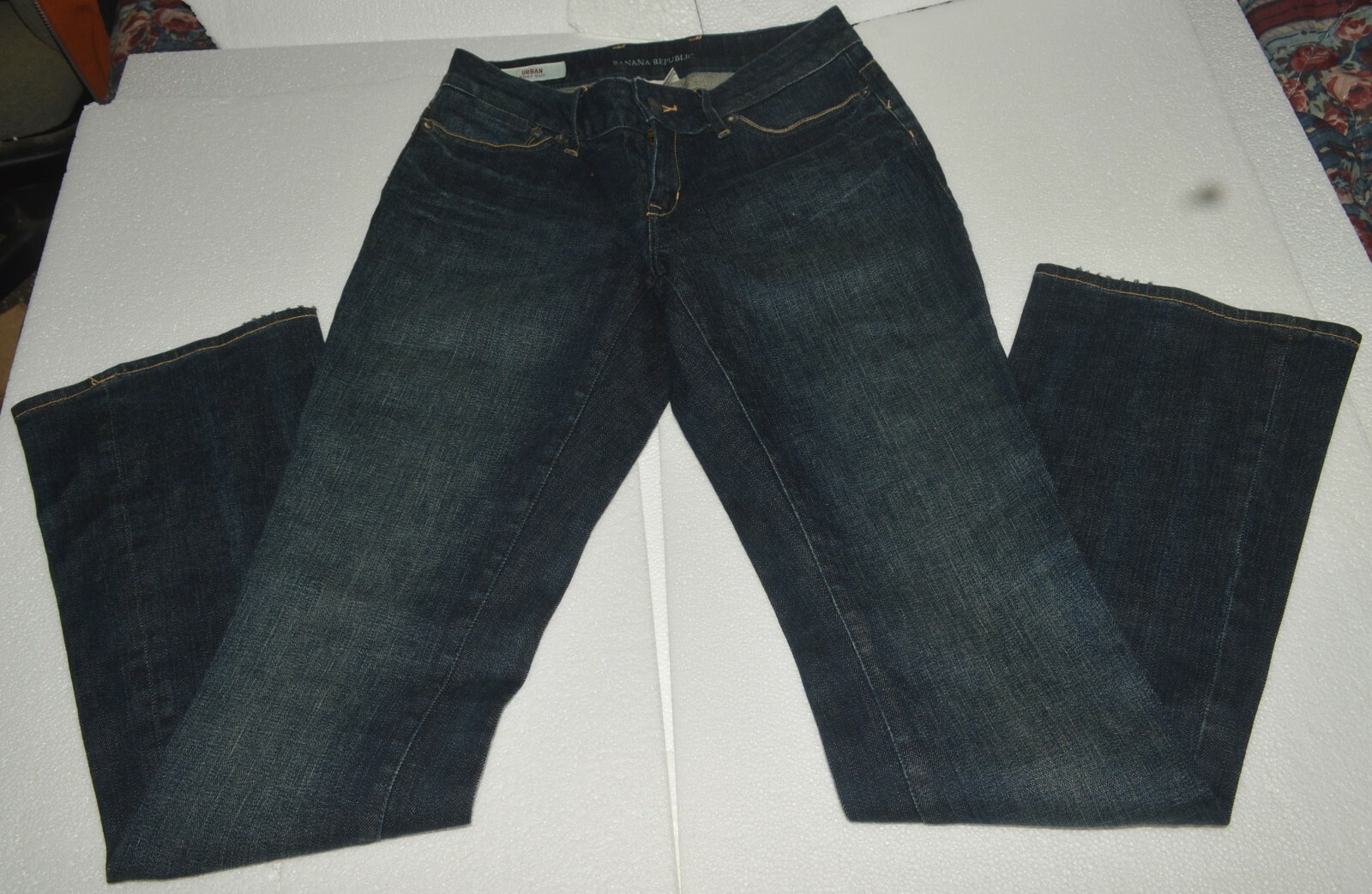 BANANA REPUBLIC Urban Boot Cut Low Rise Stretch Blue Jeans Size 02 Vintage