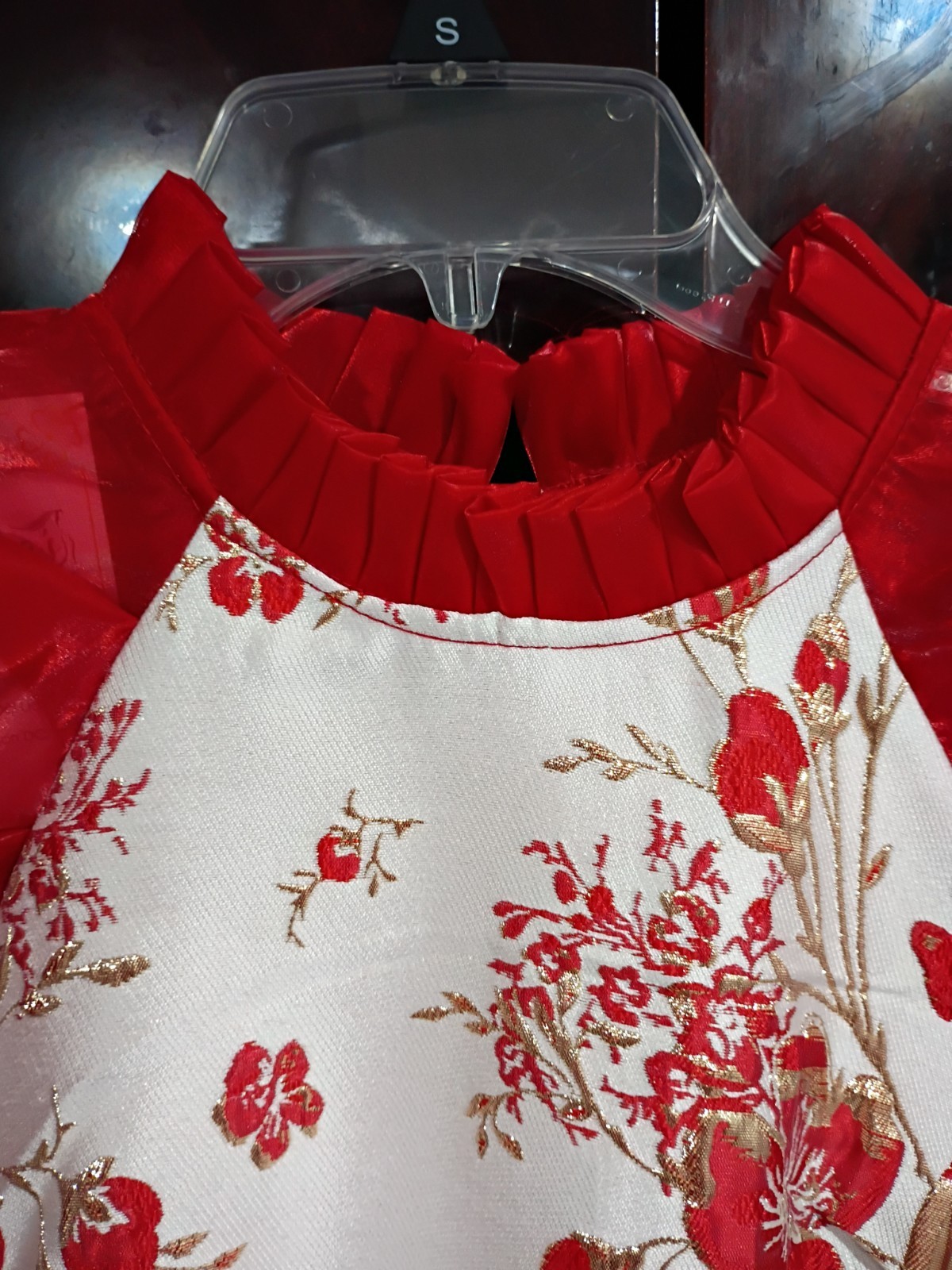 Vietnamese Áo dài Dress Ft Red Sheer Puffed Sleeves & A Floral Pattern Size S-M