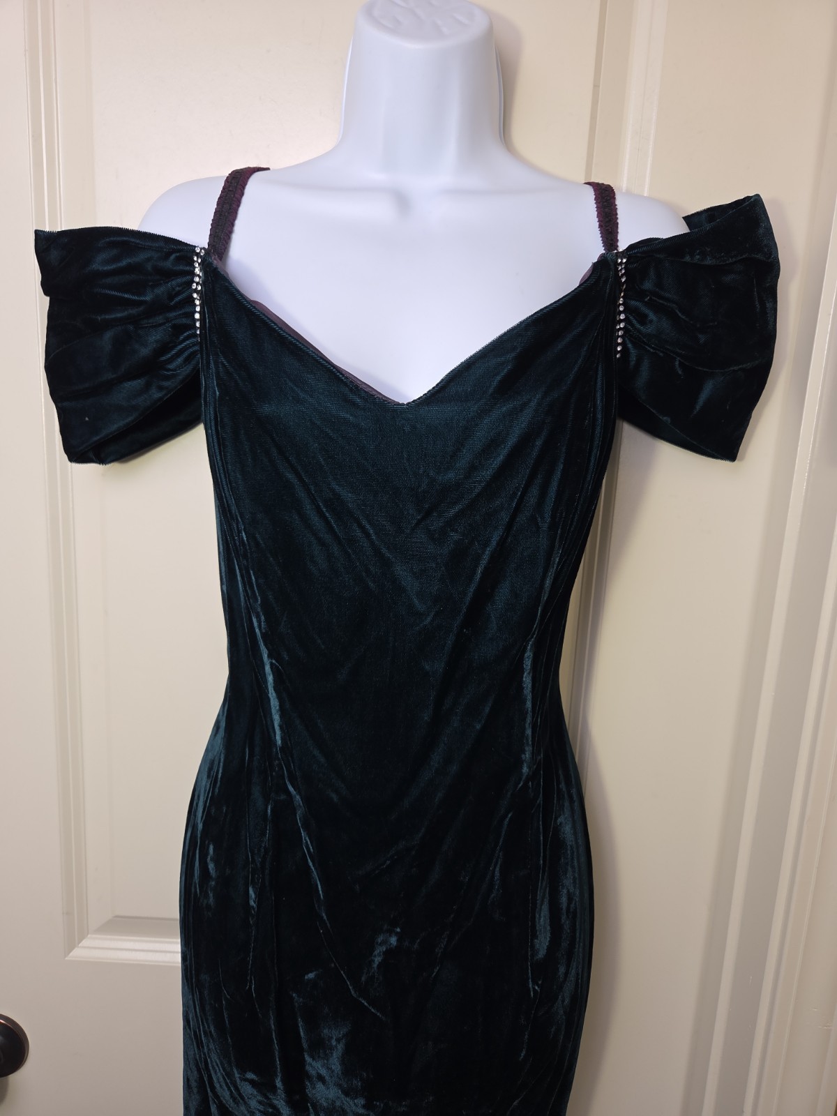 Vintage 1980s Green Velvet Formal Dress Prom Rhinestone Size 13/14 Goth Dark