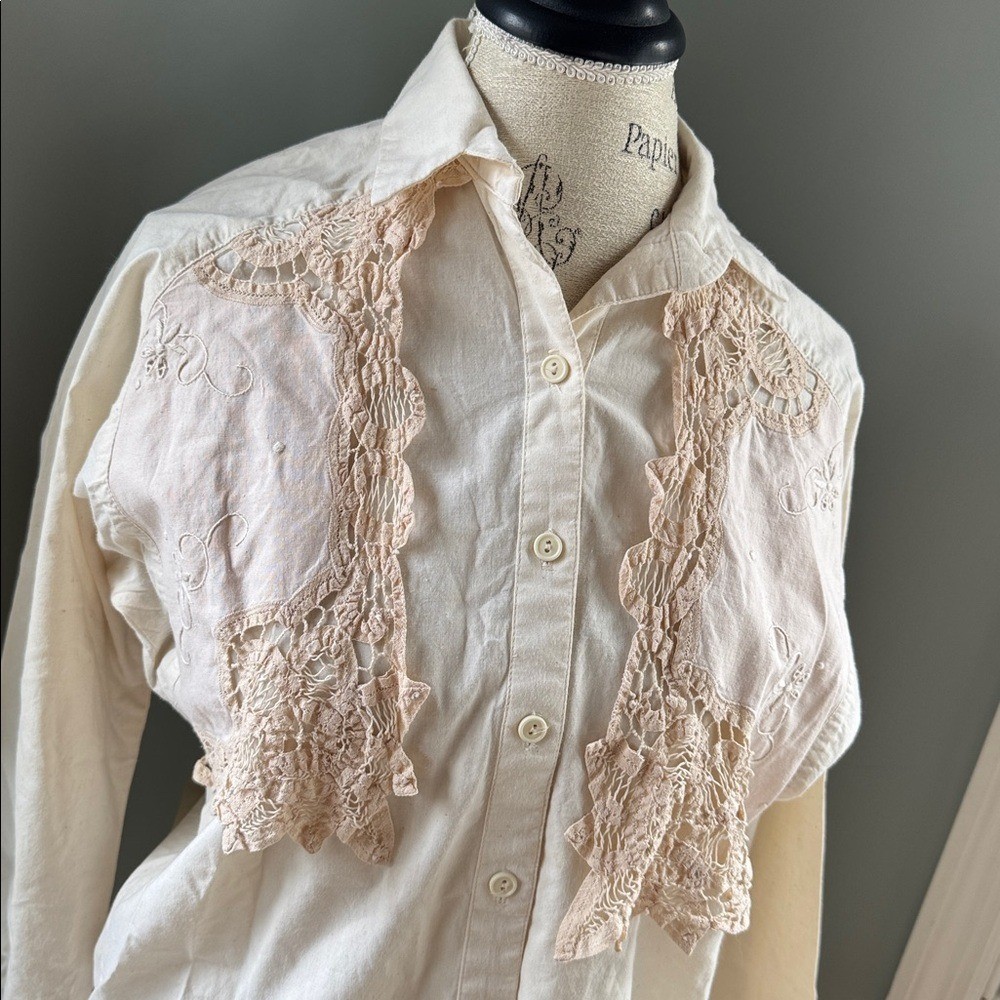 Vintage Handmade Doily lace trimmed cotton western rodeo long sleeve button down