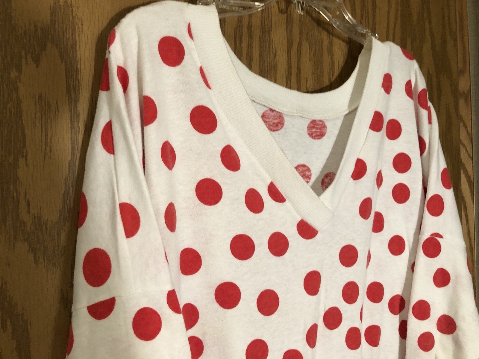 Women’s Size M Cotton Blend Red Polka Dot 28” Long 3/4 Sleeve V-neck 70s Top