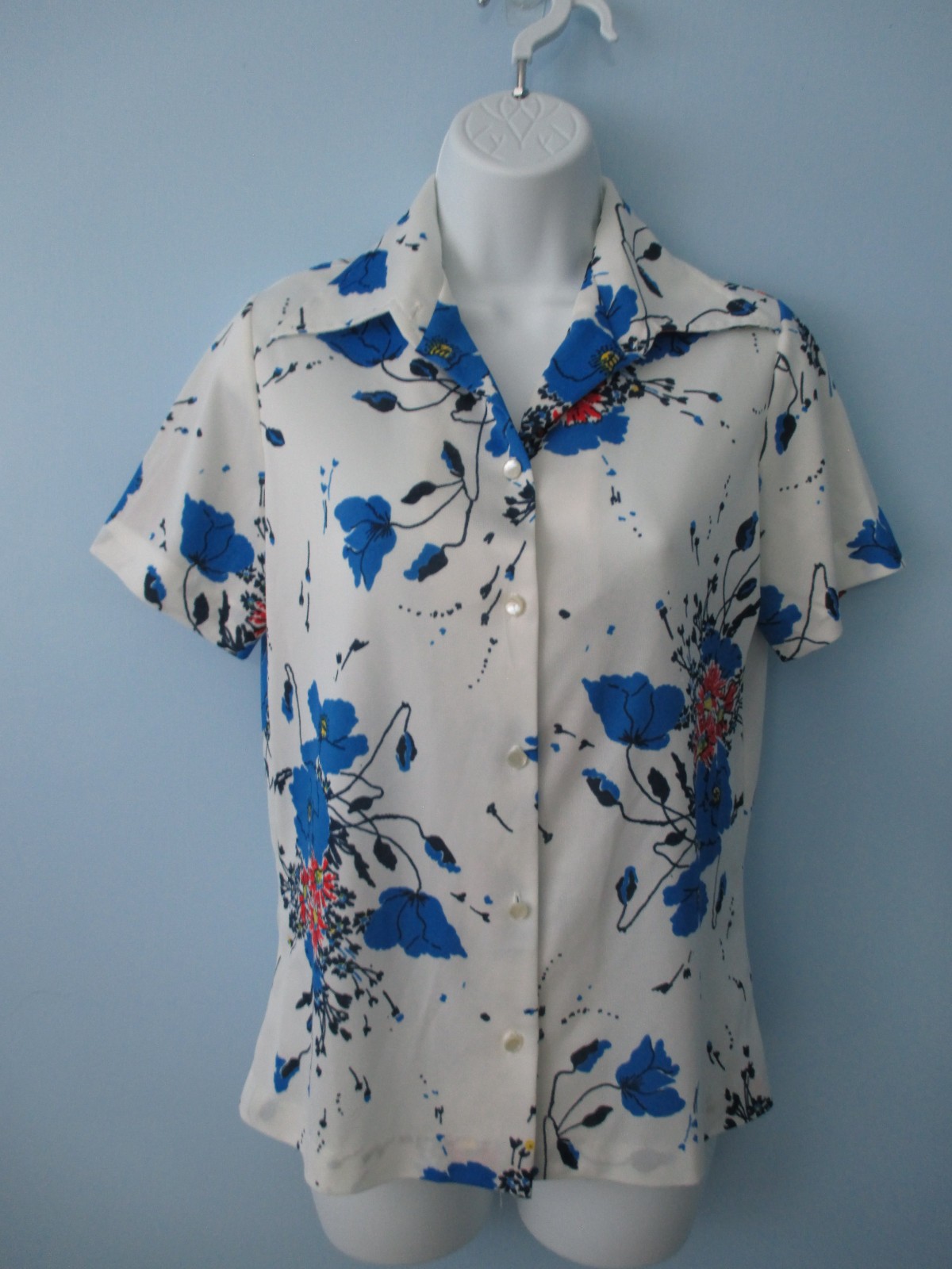 Authentic Vintage 1970s Graff Short Sleeve Polyester Blouse – Size S