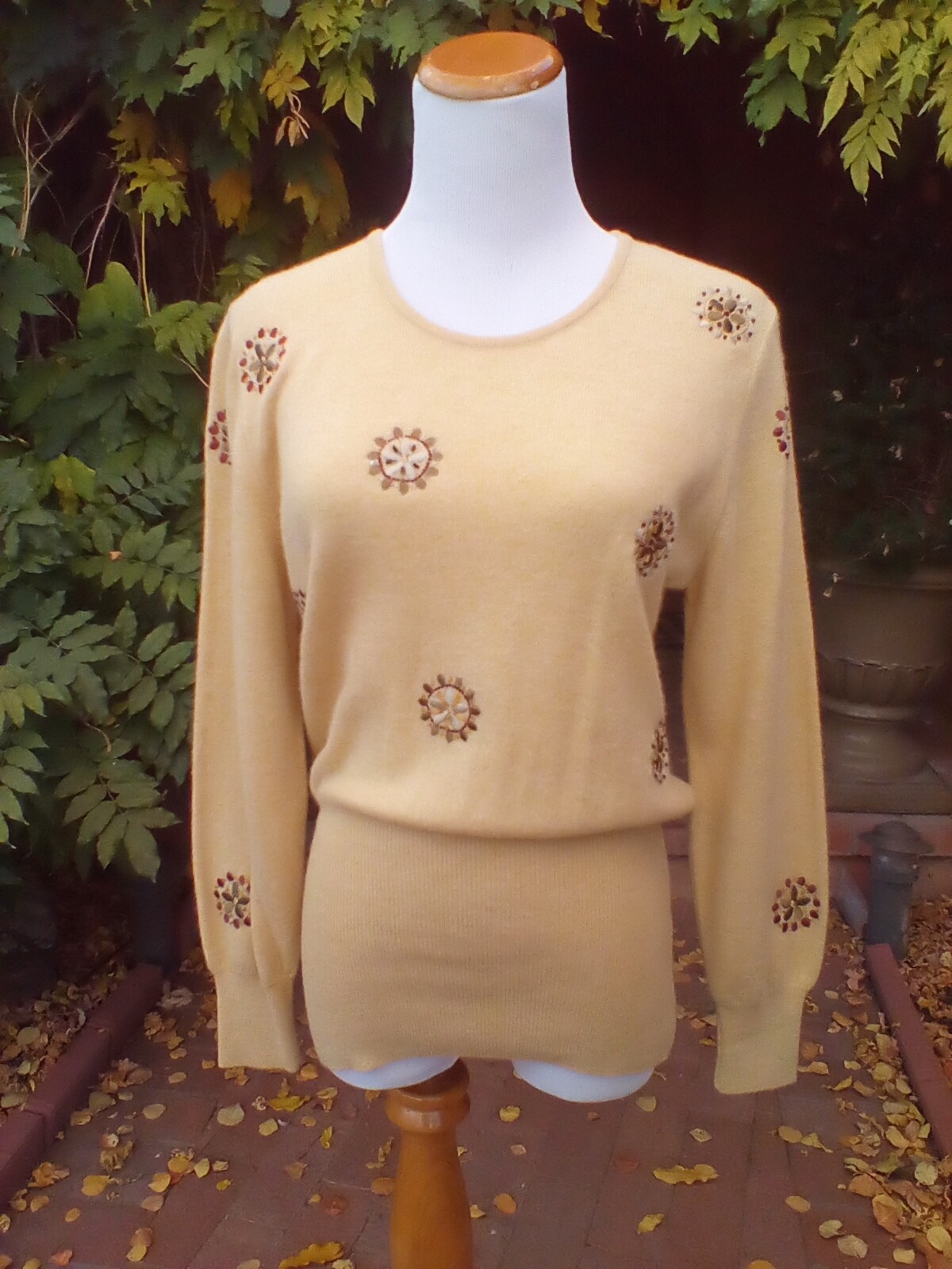 LAUREL Escada Sweater Cashmere Blend Sz XS S Embroidered Beaded 80&rsquo;s Italy