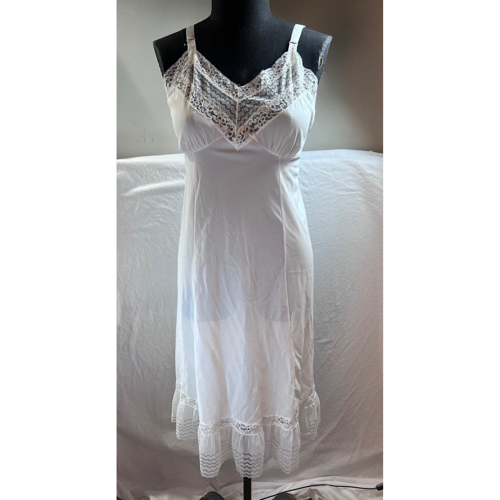 Vintage Phil-Maid White Nylon Full Slip Lace Trim Ruffle Hem Size 36