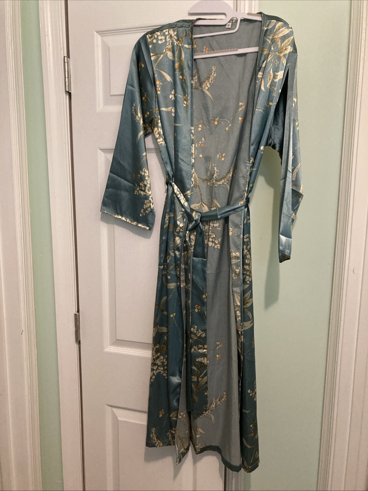 California Dynasty Multicolor Blue 2 piece Floral Satin Robe W/ Tie Belt Size S