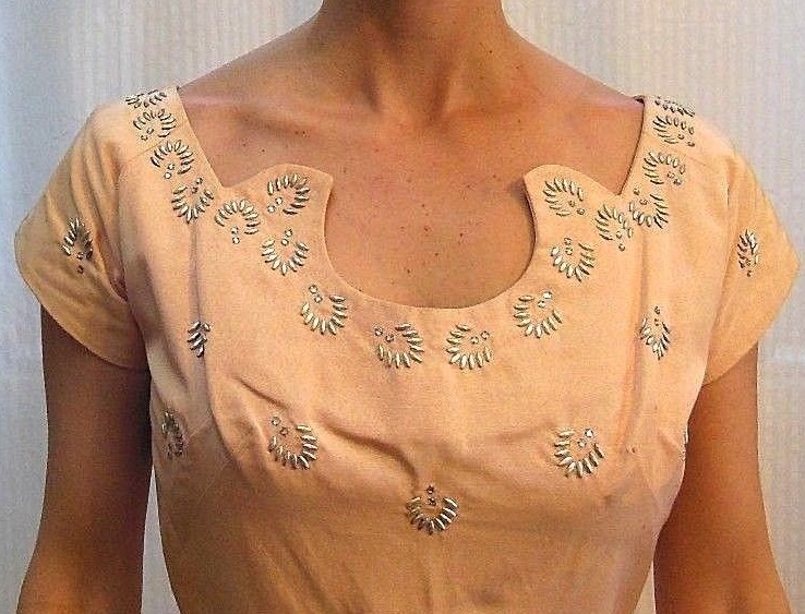Vintage 1950&rsquo;s PEACHY PINK FAILLE DRESS Metal Rhinestones Embellishment – Size S