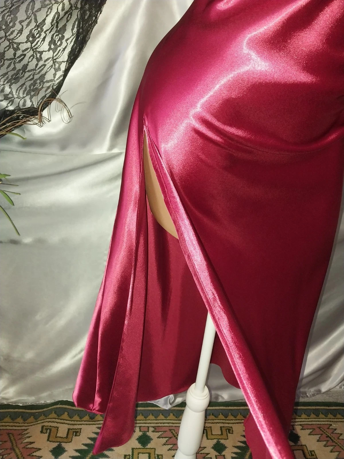 VTG SATIN SHINY GARNET COWL DRAPE NEGLIGEE NIGHTGOWN LUX LINGERIE 46&Prime;/44&Prime; NWOT