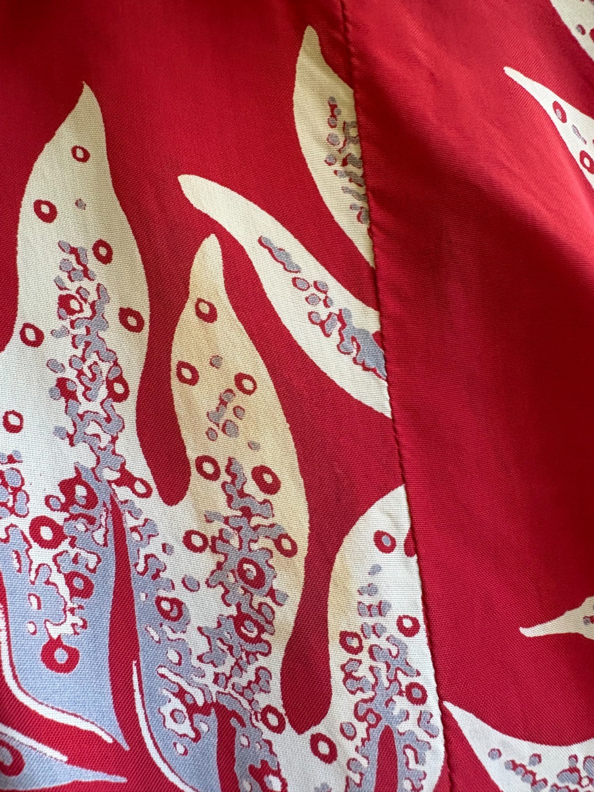 Vintage 1940s Red Tropical Print Rayon Hawaiian Pake Muu Dress Tiki Party Via S