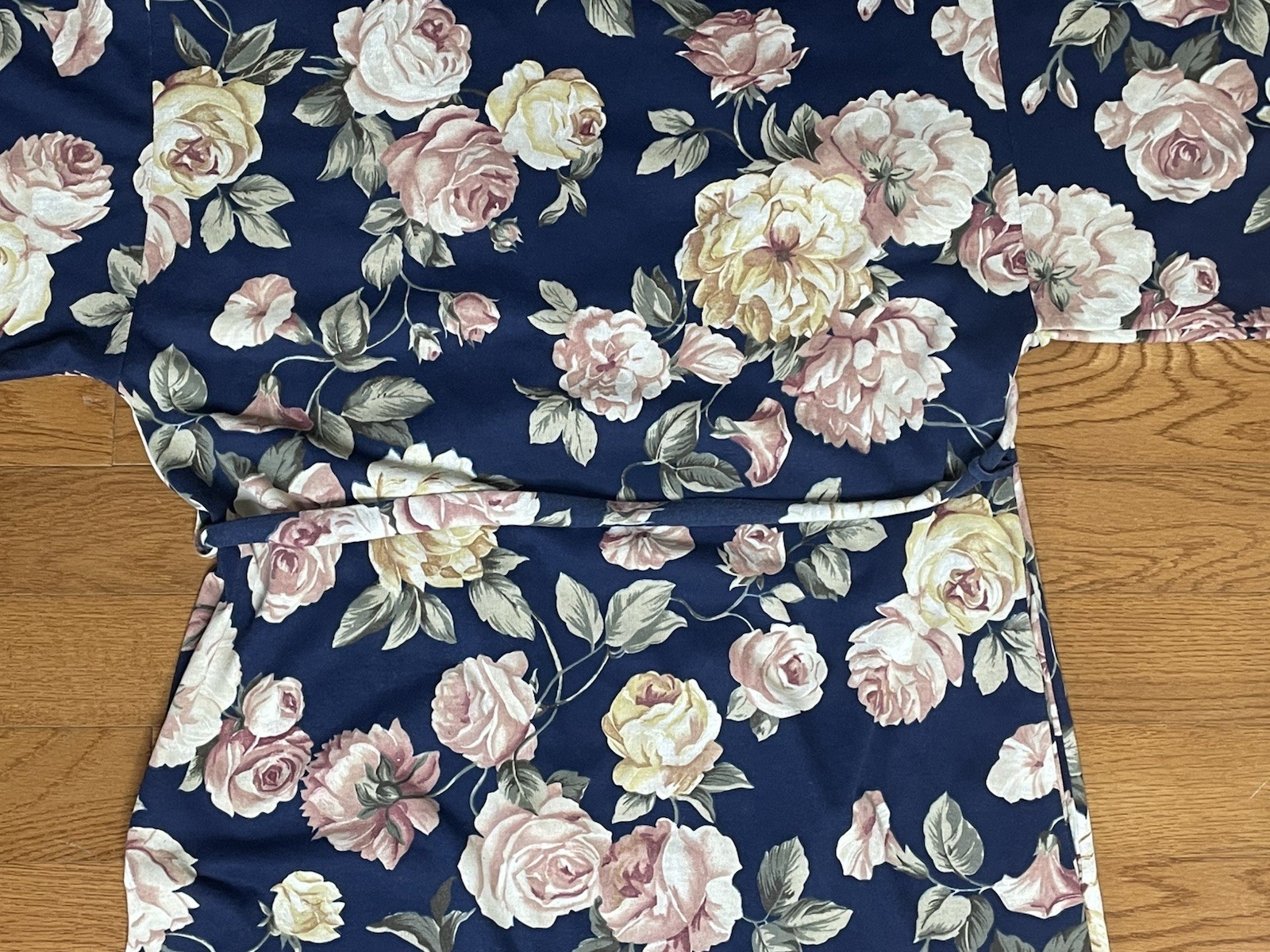 Vintage Maidenform Small Kimono Prairie Boho Cabbage Roses Navy Midi Robe USA