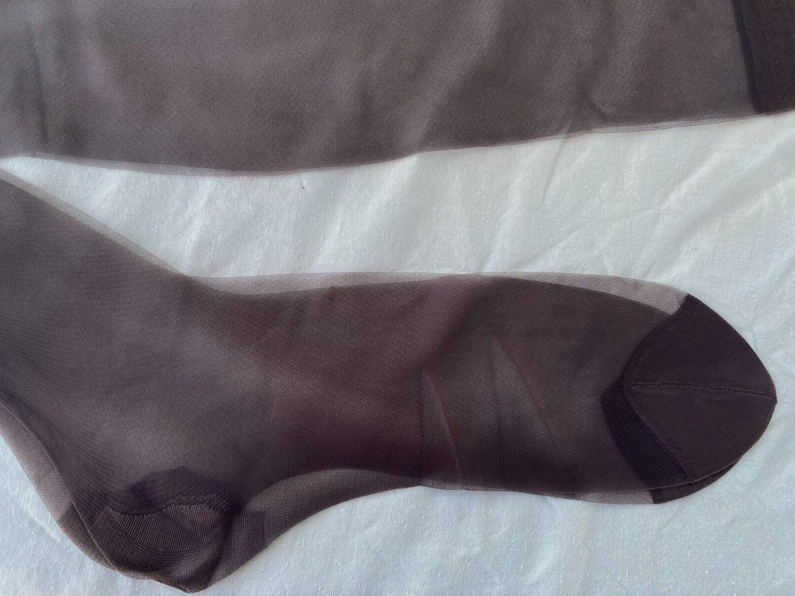 VTG 60s..SEAMLESS MESH..OFF BLACK..NYLON..STOCKINGS..NIP..TALL..11.5-12