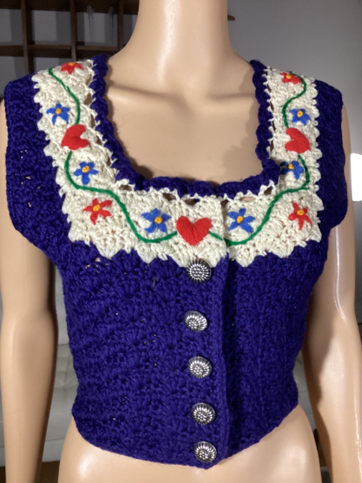 Vintage Original 1940&rsquo;s Lanz Knit Vest Floral Hearts Austria