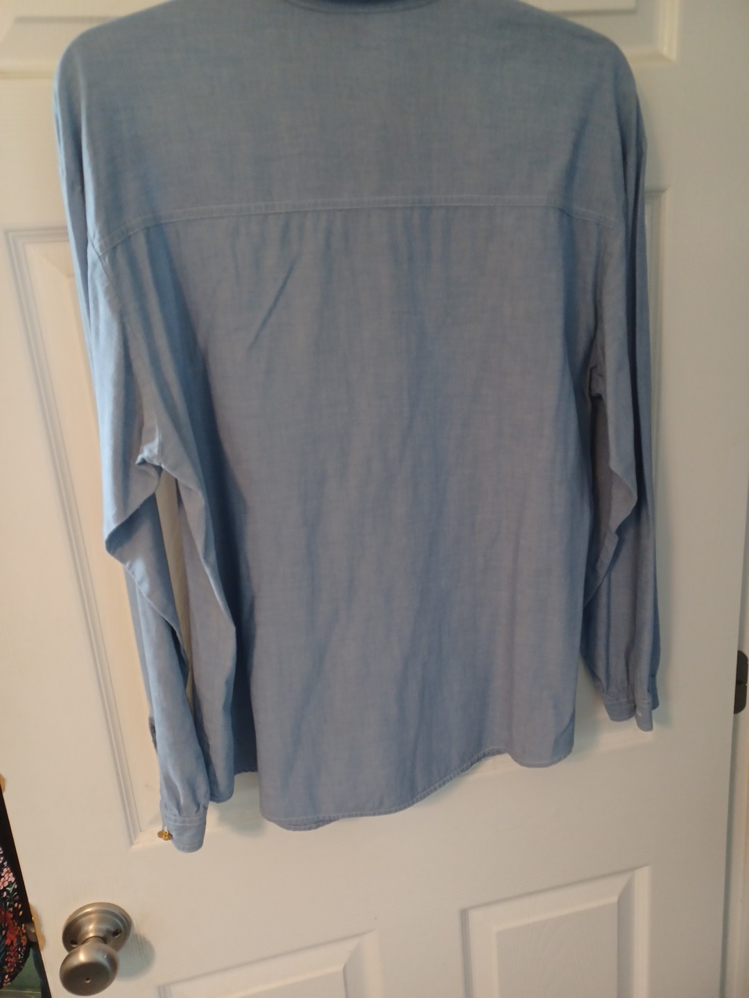KORET Shirt With Heart Buttons. Size Large. Blue