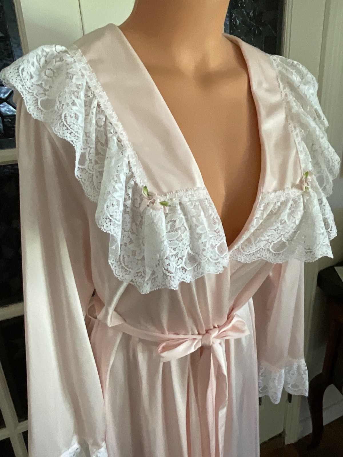 VTG Shadowline Dressing Gown Robe Soft Silky Pink White Lace Trim USA Size Large