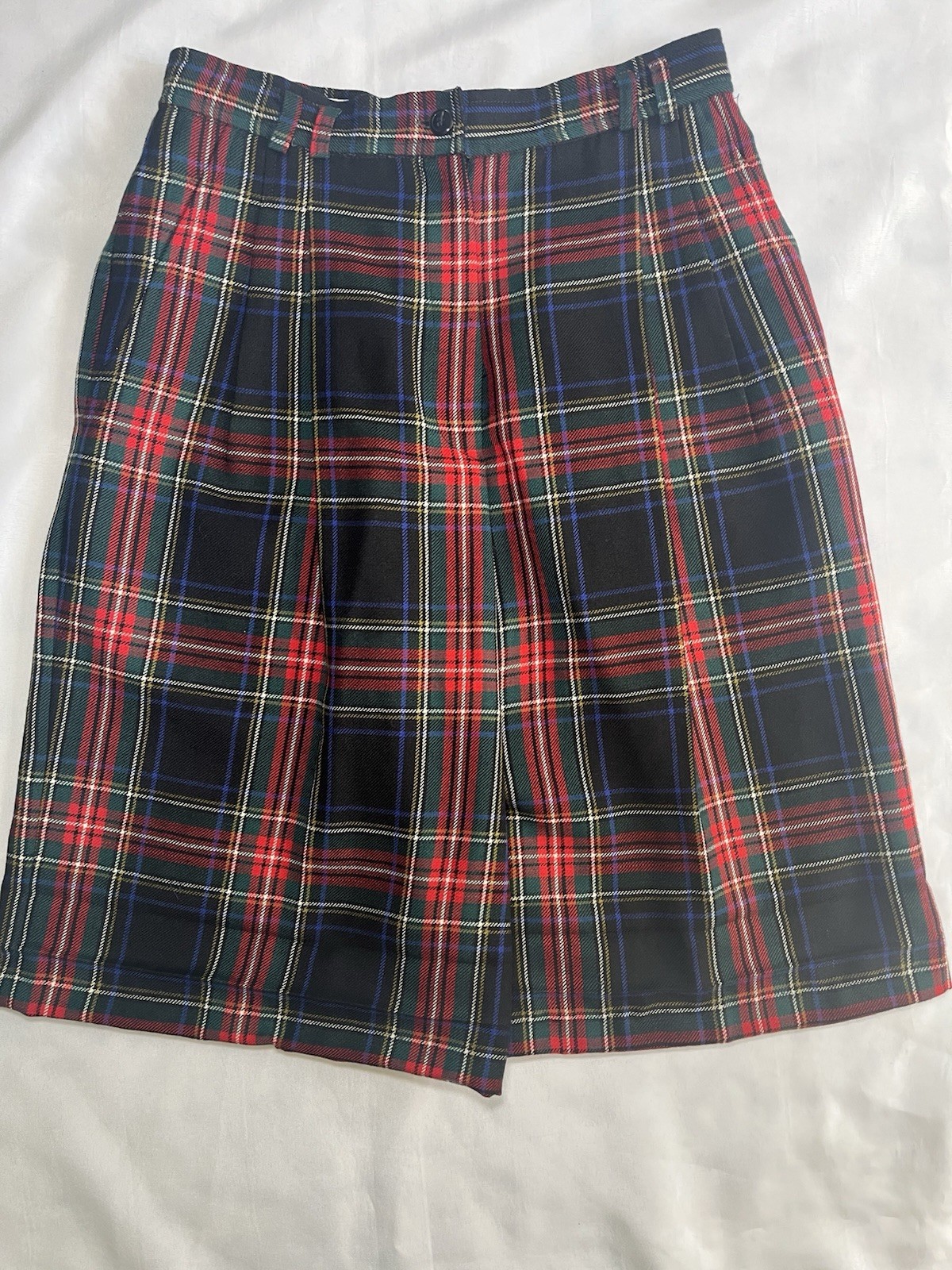 Vintage Rafaella 100% Wool Red Plaid High Waisted Shorts Pleated Front Size 10