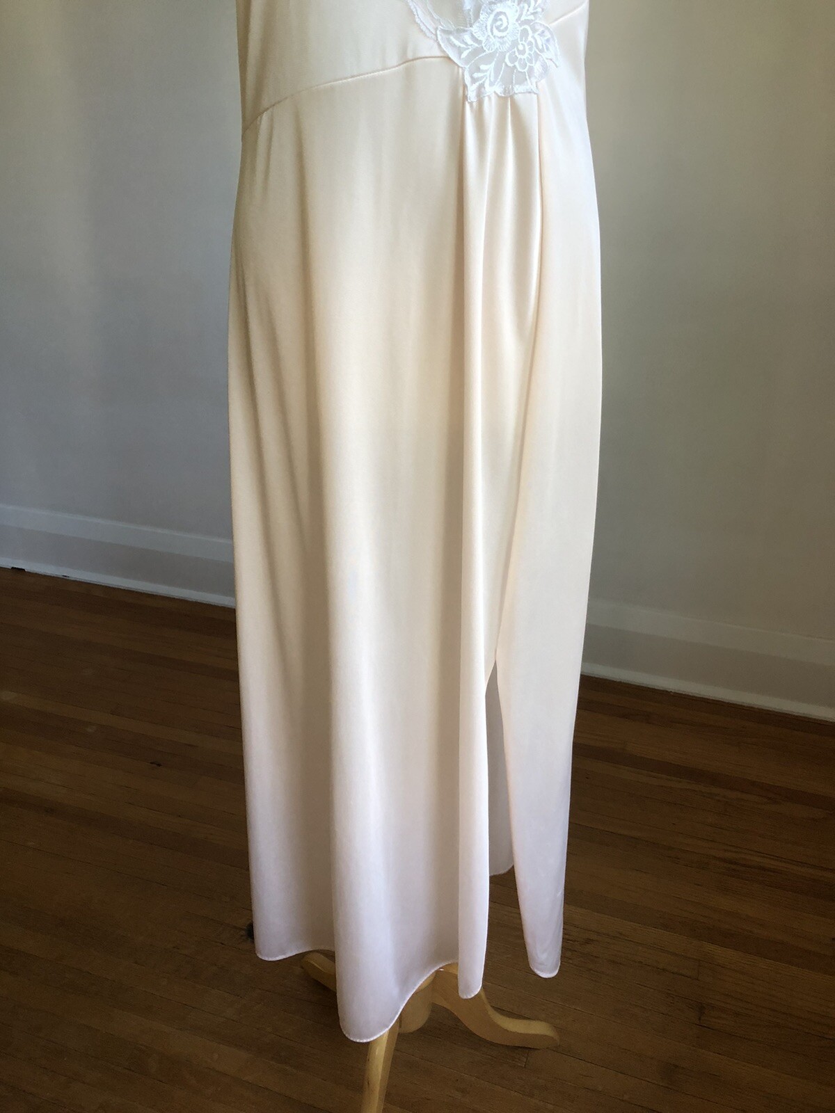 STUNNING VTG APOSTROPHE Peach Nylon White Lace Nightgown Lingerie SZ S