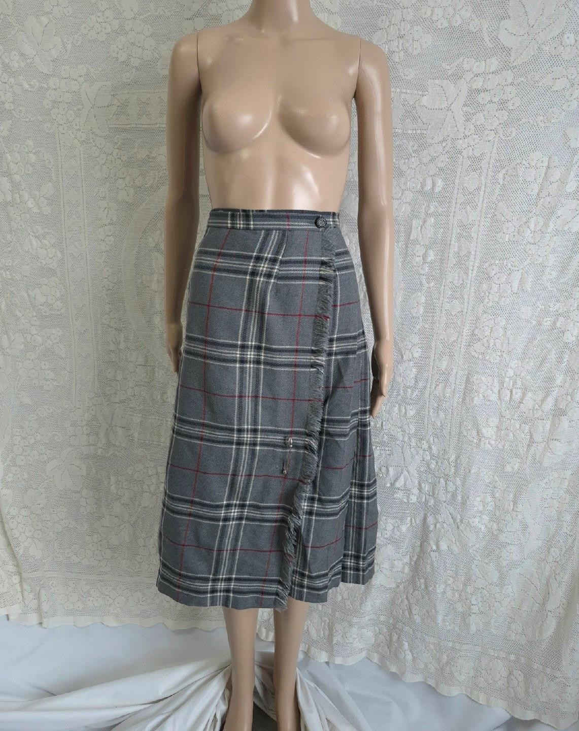 HIGHLAND QUEEN Vintage WOOL Pleated PLAID / TARTAN WRAP KILT SKIRT 40 inch waist
