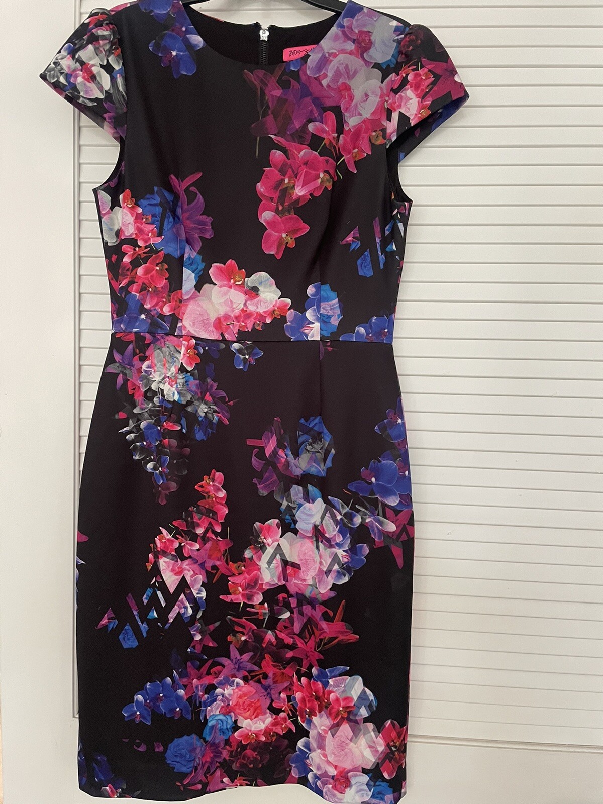 Vintage BETSEY JOHNSON Y2K Pink Label Floral Roses short sleeved Dress Size 4