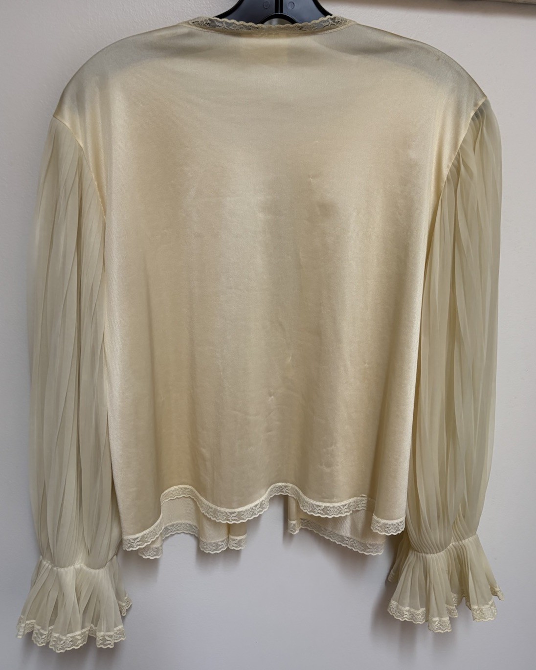 Vintage Jolie Two Bed Jacket Beige Nylon w/ Lace Pleated Sleeves Medium