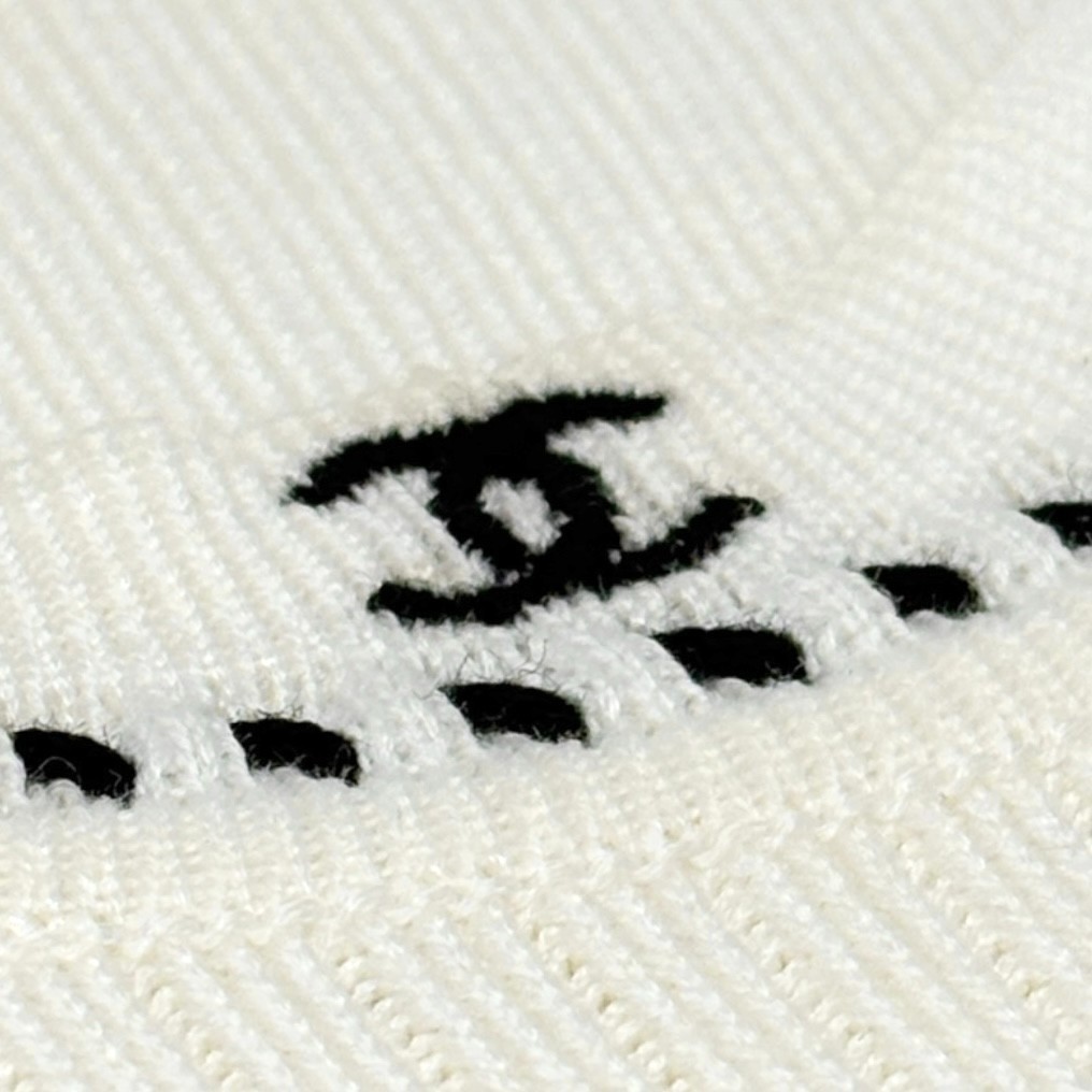 CHANEL Vintage 96P CC Mark Logo Knit Tank Top #42 White Black Cotton Stitch