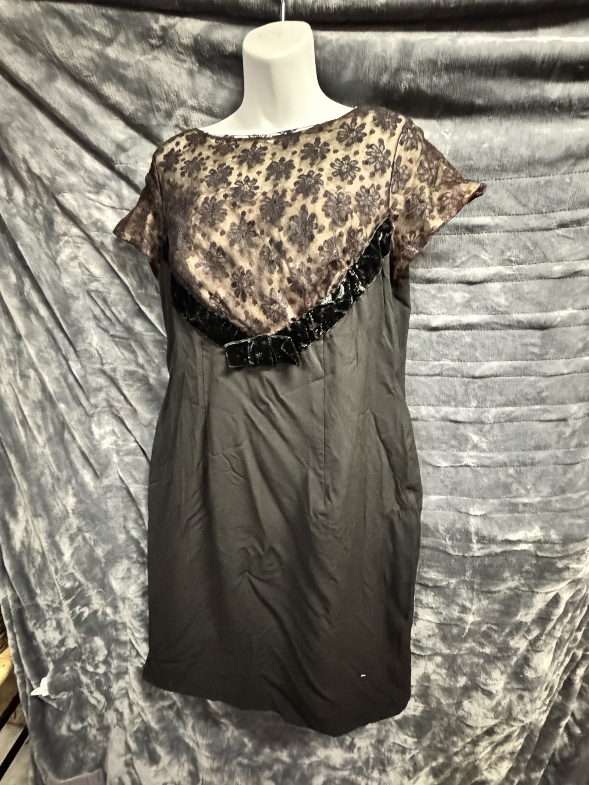 1960s Black Dress with Velvet and Lace Detailing Medium