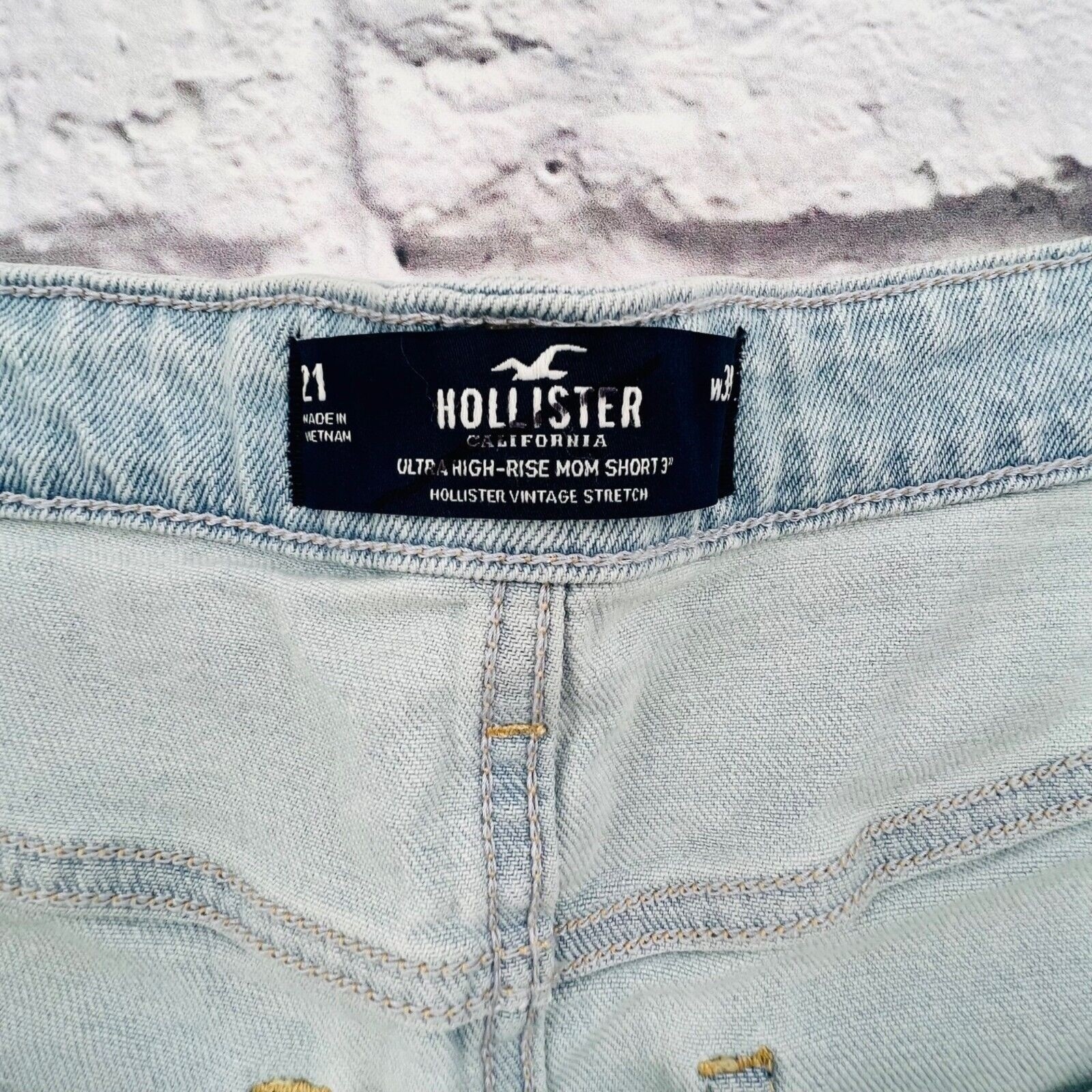NEW Hollister Mom 3&Prime; Short plus Size 21/35 Light Wash Ultra High Rise Vintage