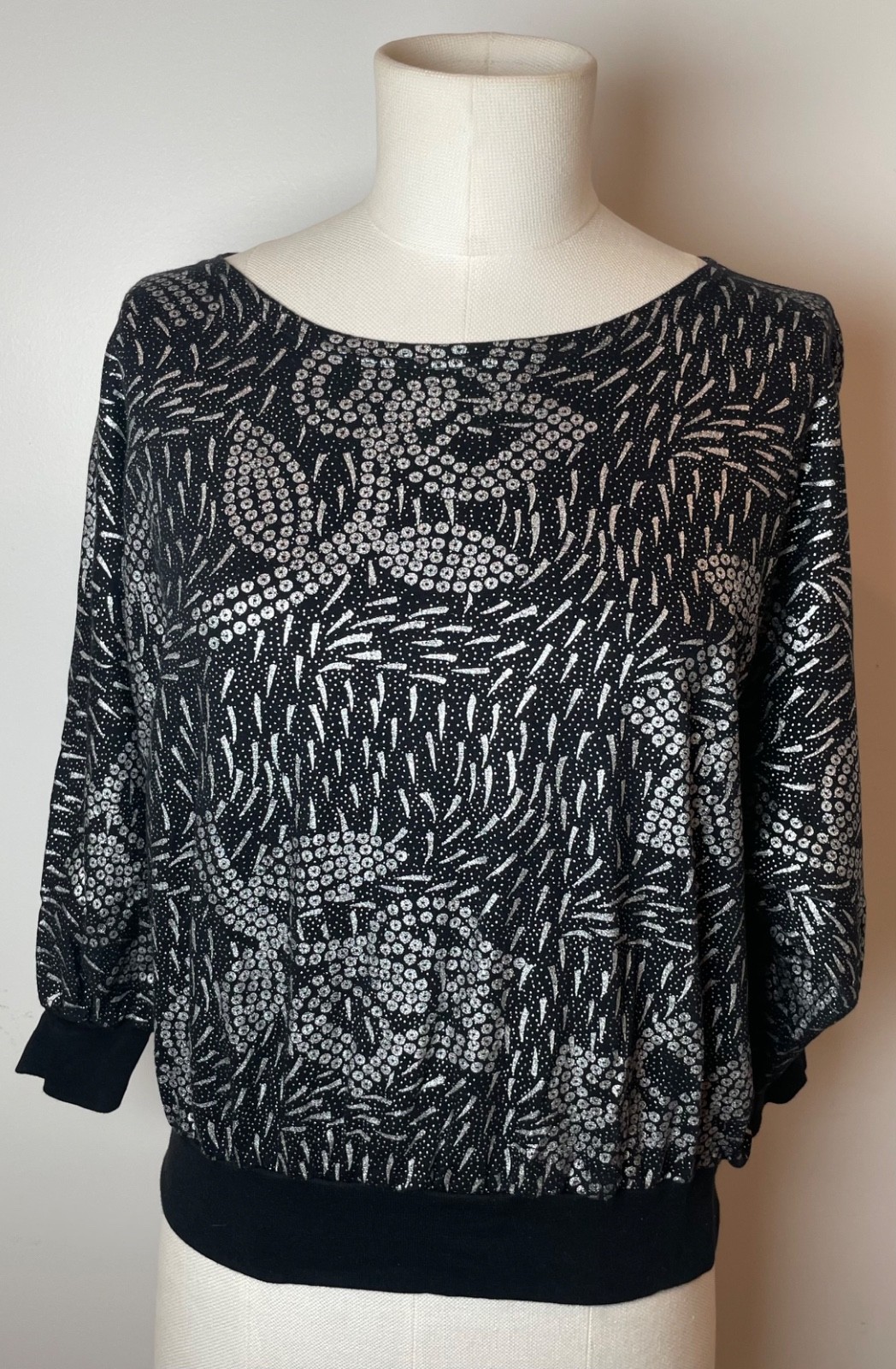 Vintage Golden Gate 1980&rsquo;s Pullover Dolman sleeve Black with silver metallic top