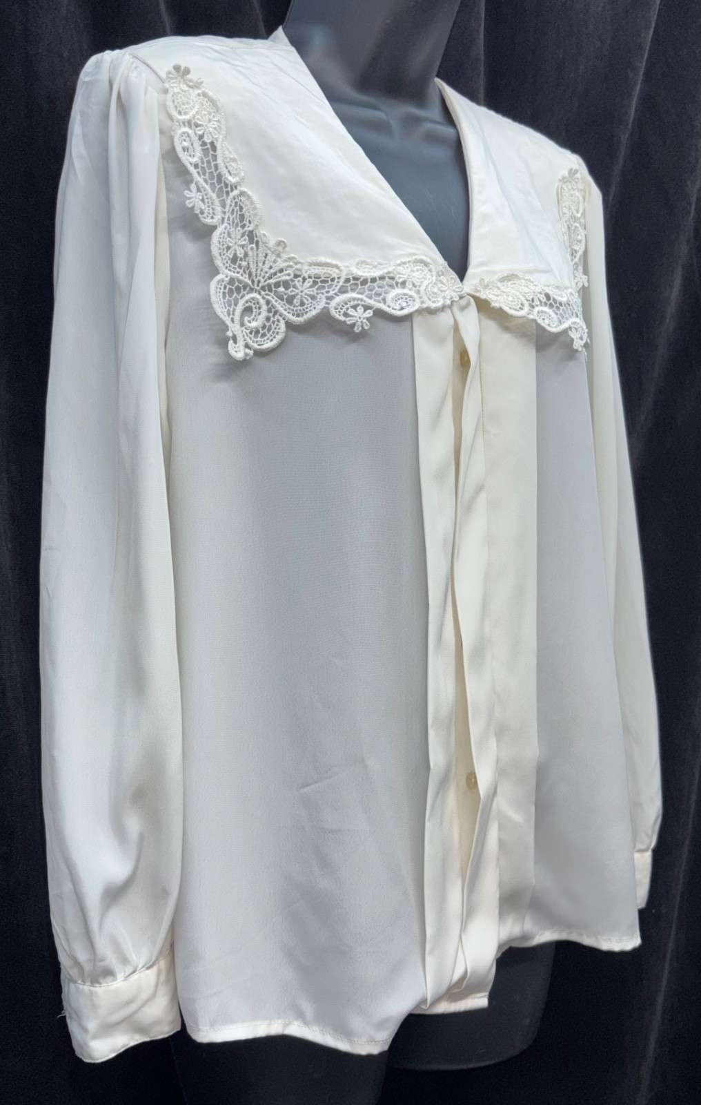 VTG David Matthew Women Size 12P Button Up Long Sleeve Lace Collar Blouse Cream