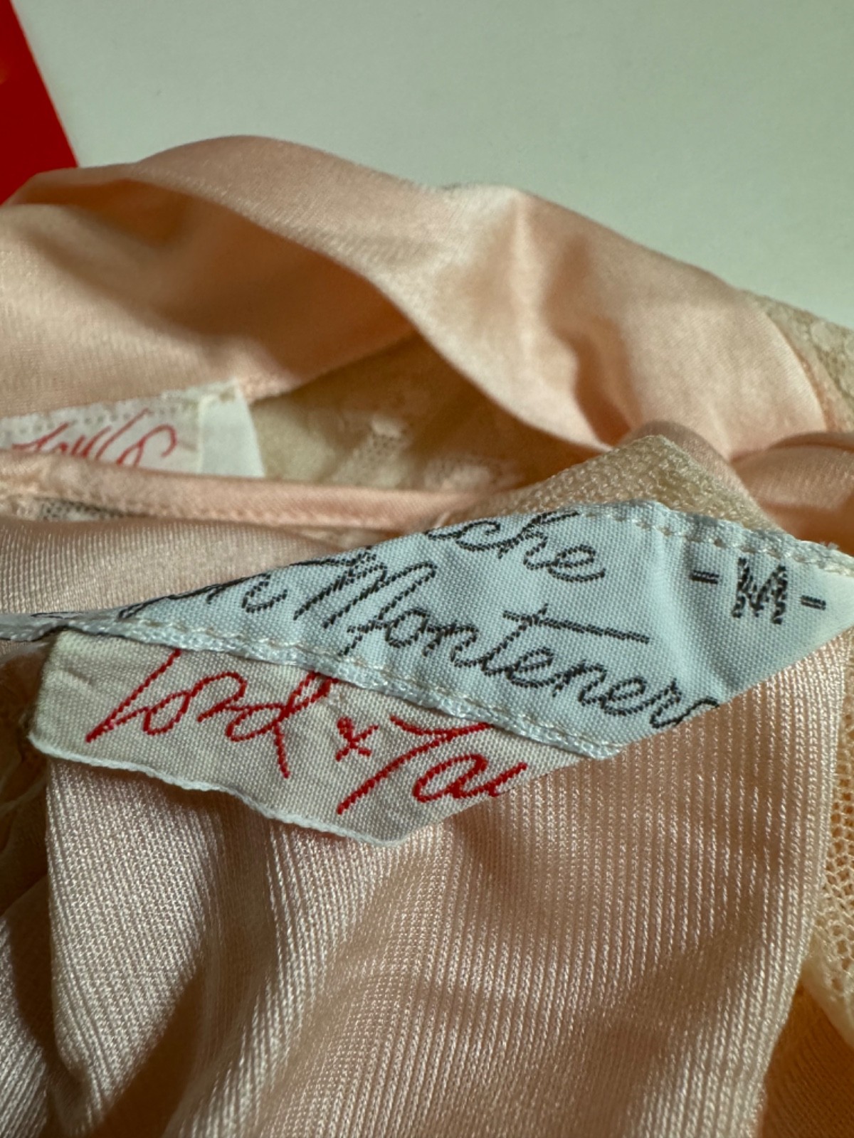 Vintage Lord and Taylor gorgeous peach nightgown and robe set size medium