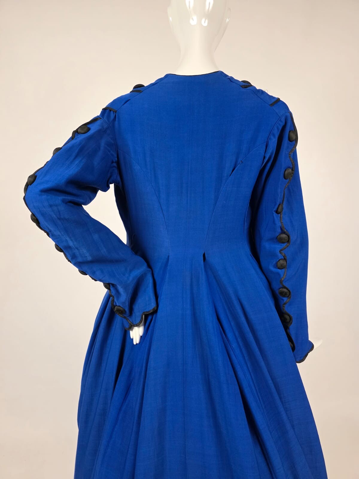 VICTORIAN 1860’S BLUE WRAPPER DRESS W QUINTUPLE BUTTON FRONT + 78 BUTTONS