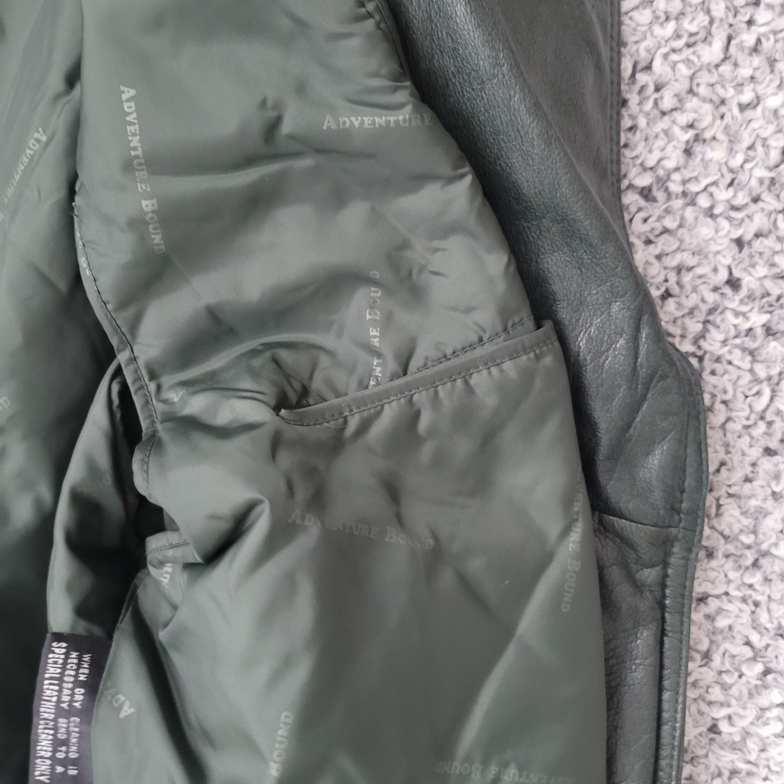 Vintage Adventure Bound Wilson&rsquo;s dark green leather bomber jacket thinsulate