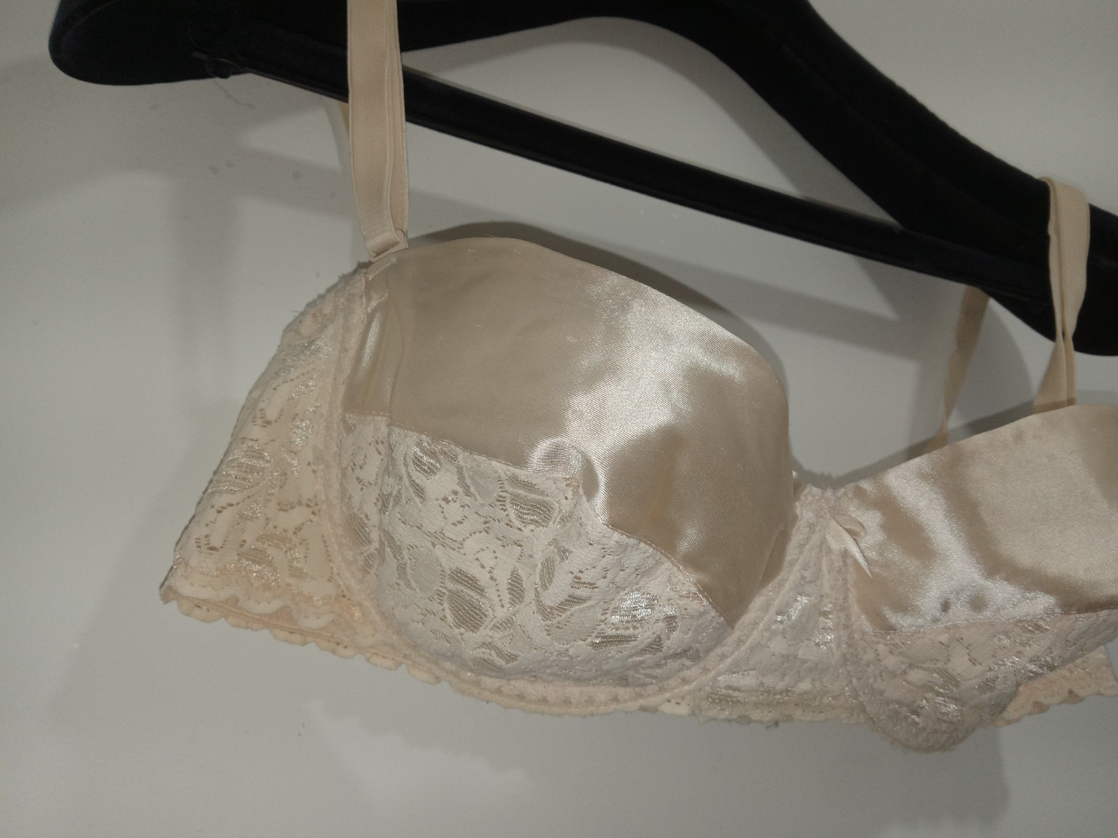 Vtg Maidenform 8322 Rendezvous Lined Bra Satin & Lace 38B Wired USA Convertible