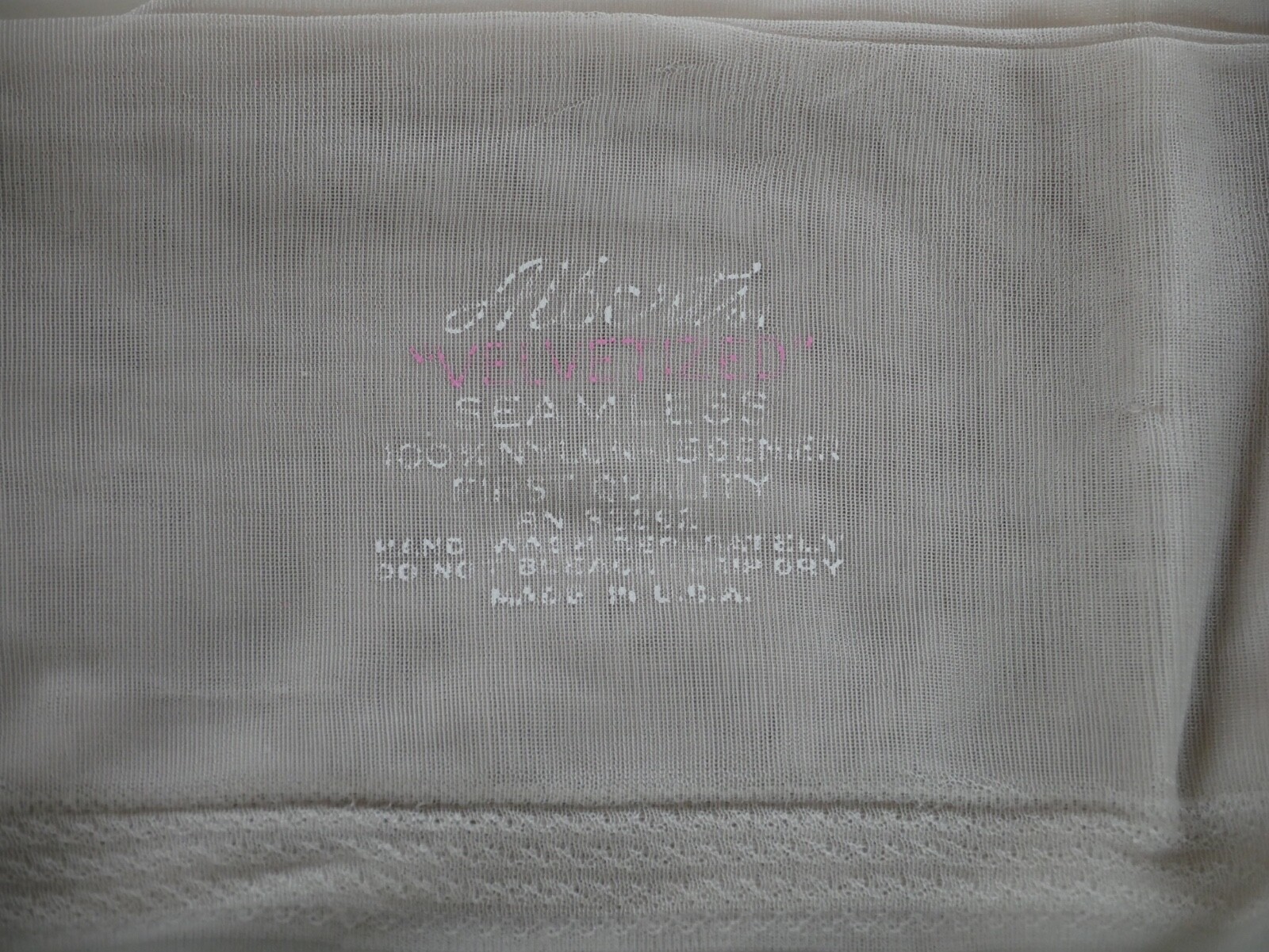 1 Pair of Albert&rsquo;s Brand « Velvetized » vintage 15 Denier Seamless Flat Knit