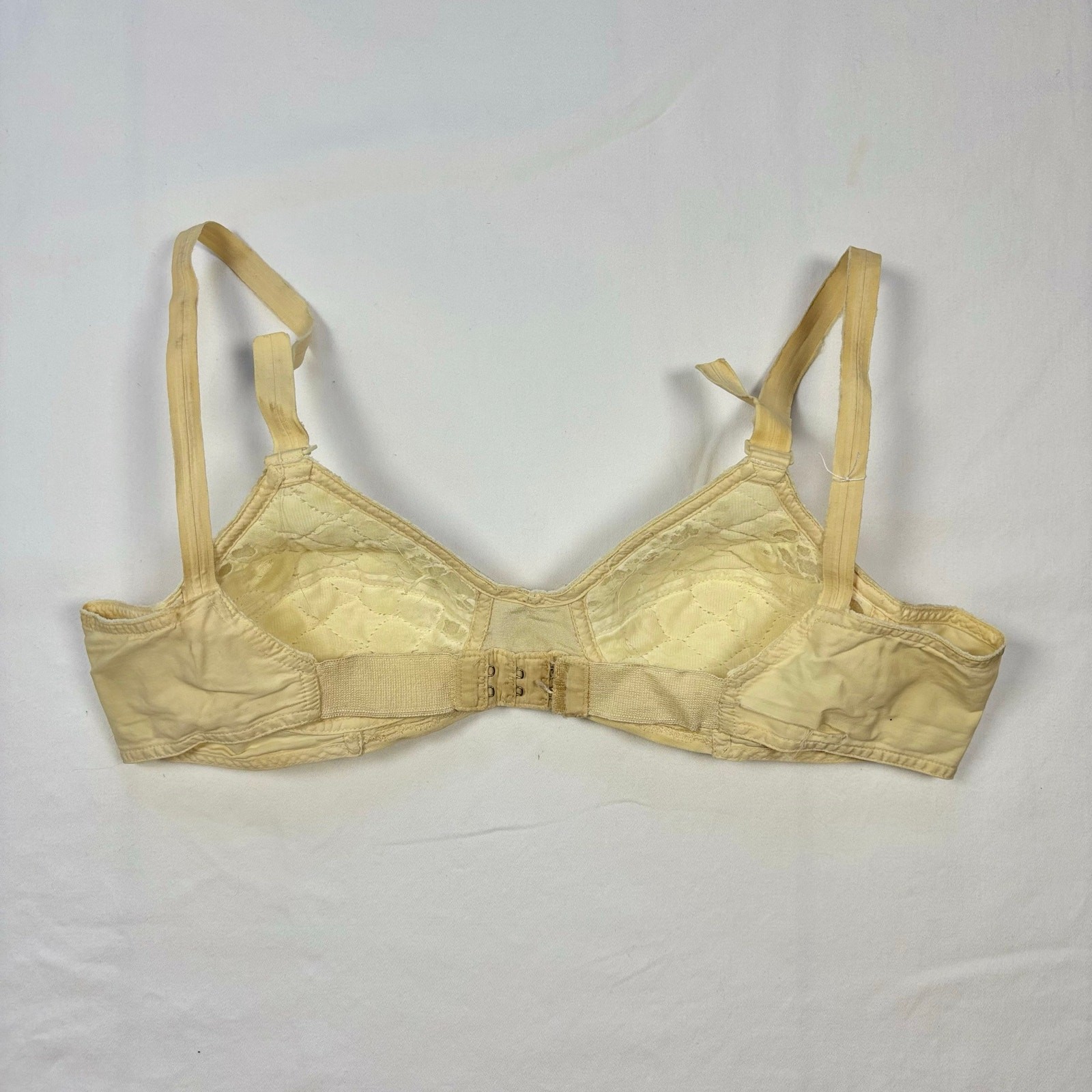 Vintage 1940s Cotton Bullet Bra Wireless Pointed Cup Cream WW2 Brassiere As Is
