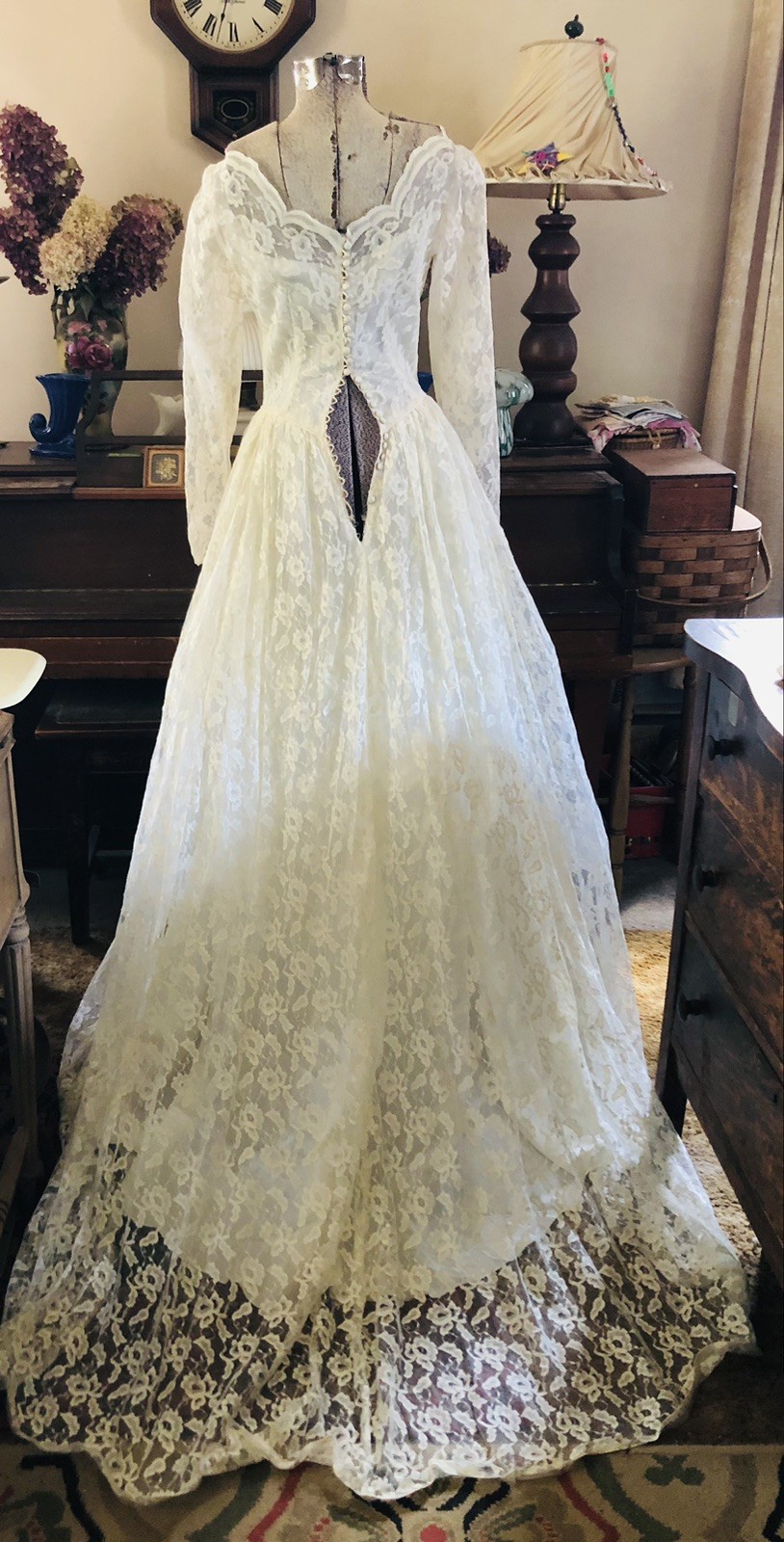 Vintage 1950’s Lace And Tulle Crème Puff Wedding Gown Dress 34-26-60
