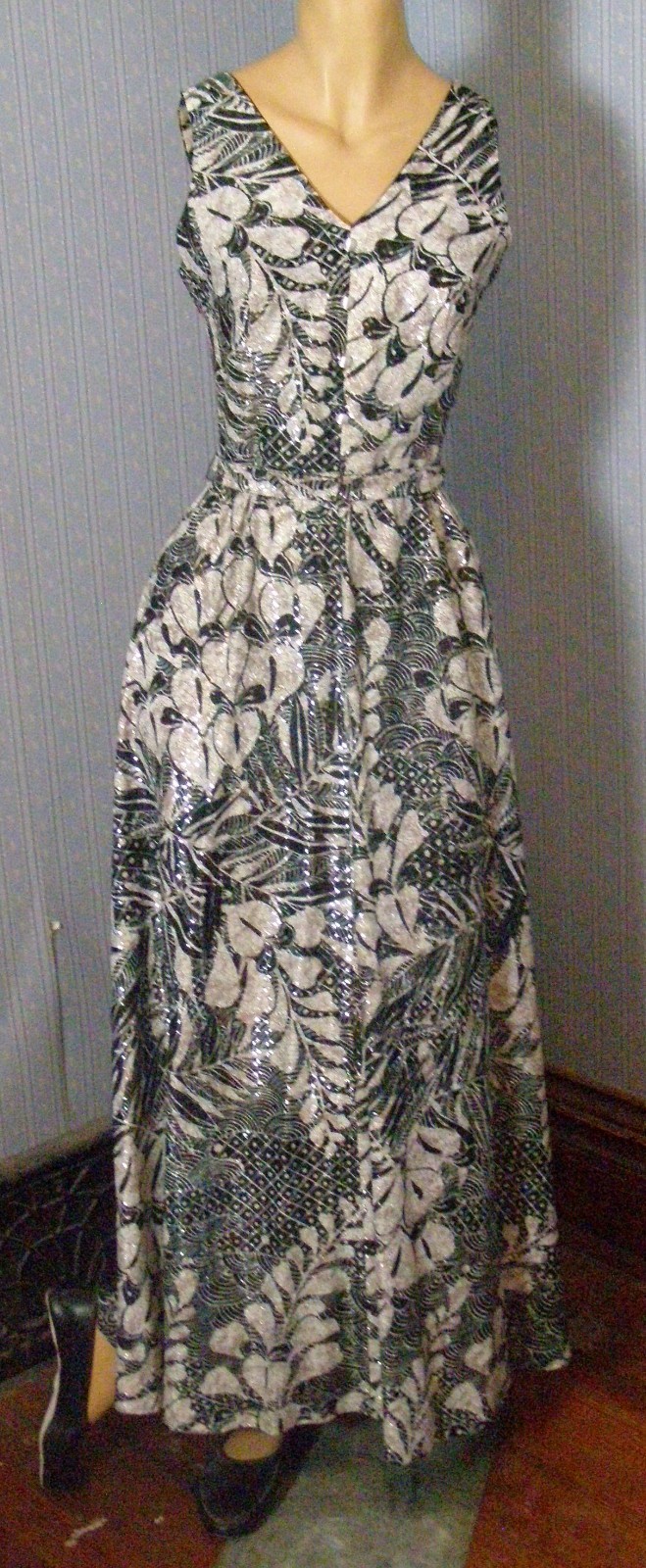Vintage 60&rsquo;s black, beige & silver threaded maxi dress XS S TONI TODD leaf print