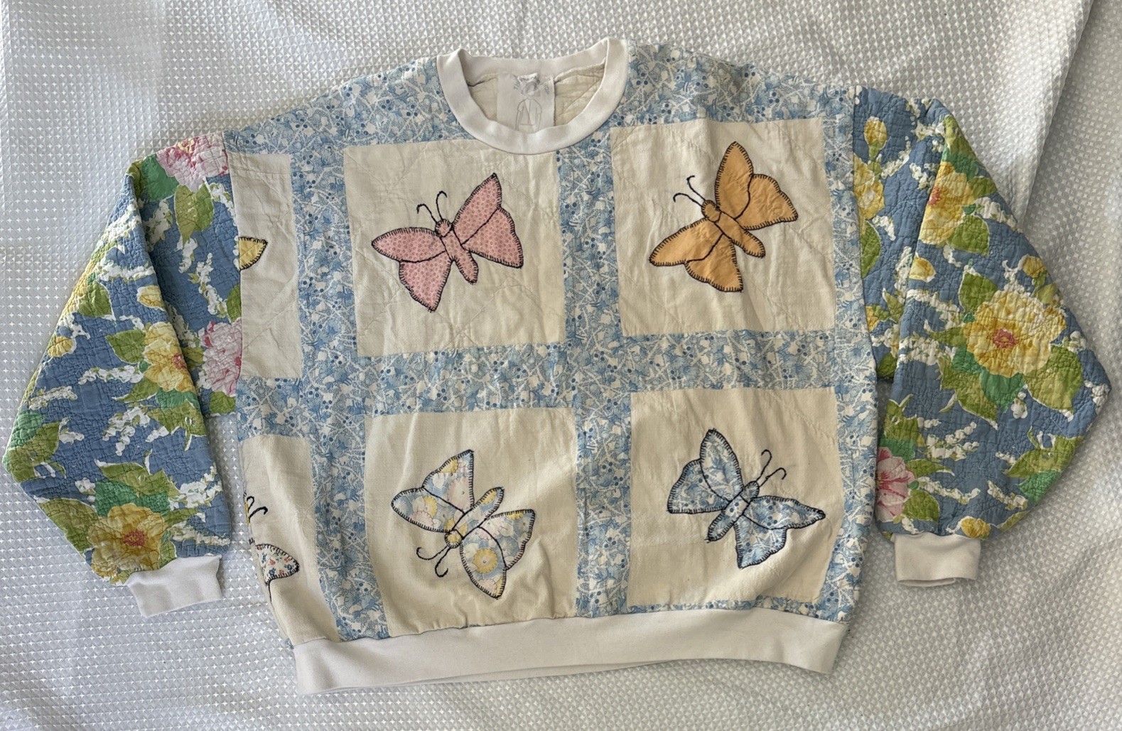 VTG Hand Quilted Patchwork Fabric Butterfly Floral Pullover Sweater Pastels M/L