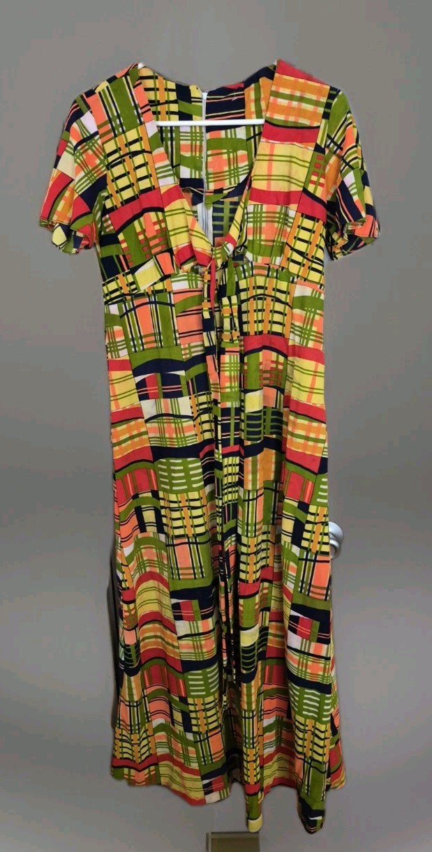 Vtg 70&rsquo;s Nylon Jersey Knit PLAID Maxi Dress Bust 34&Prime; SMALL