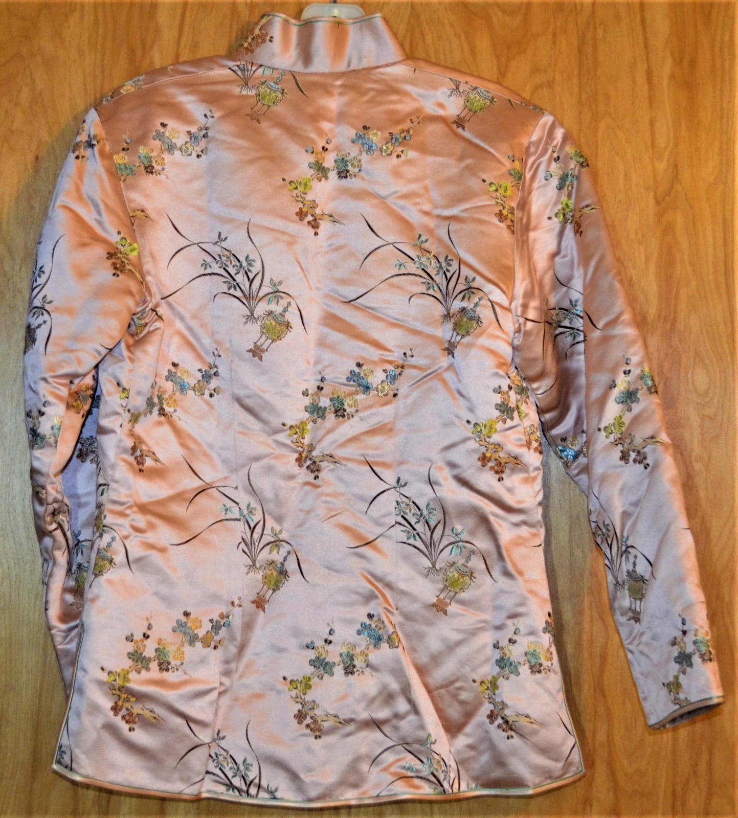 Vintage-Style Pink Satin Quilted Jacket – Floral Embroidery – Oriental Design