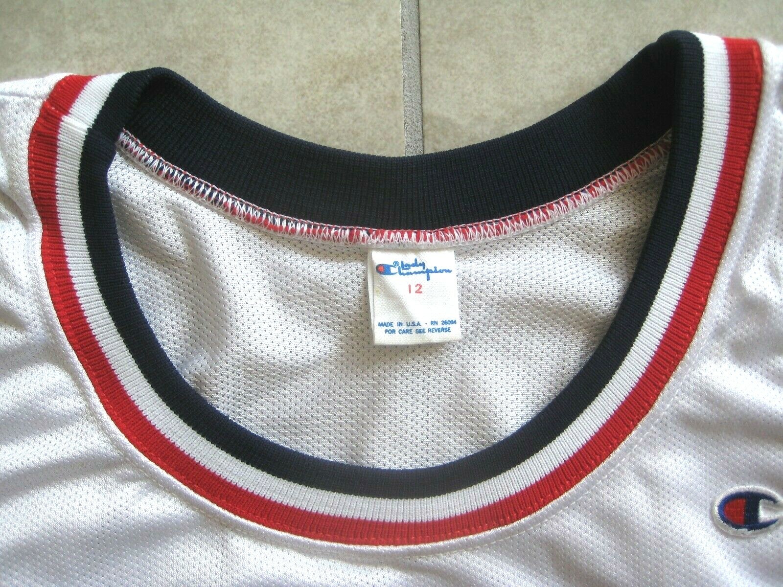 Vintage Lady CHAMPION UNITED STATES USA White Basketball #2 Jersey USED 12 SMALL
