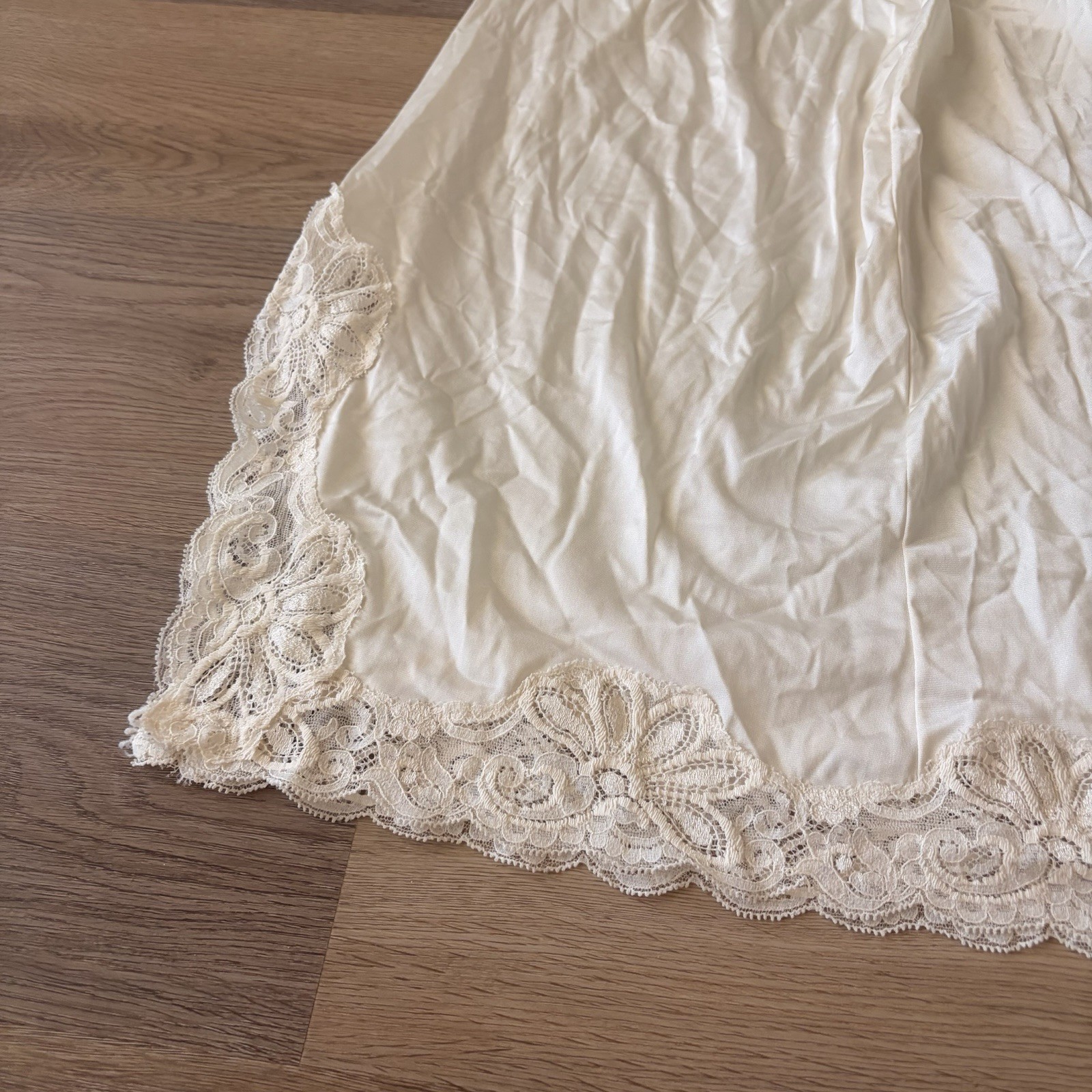 Vintage Shadowline Half Slip Womens XL 26” Ivory Nylon Lace Hem Skirt Slip