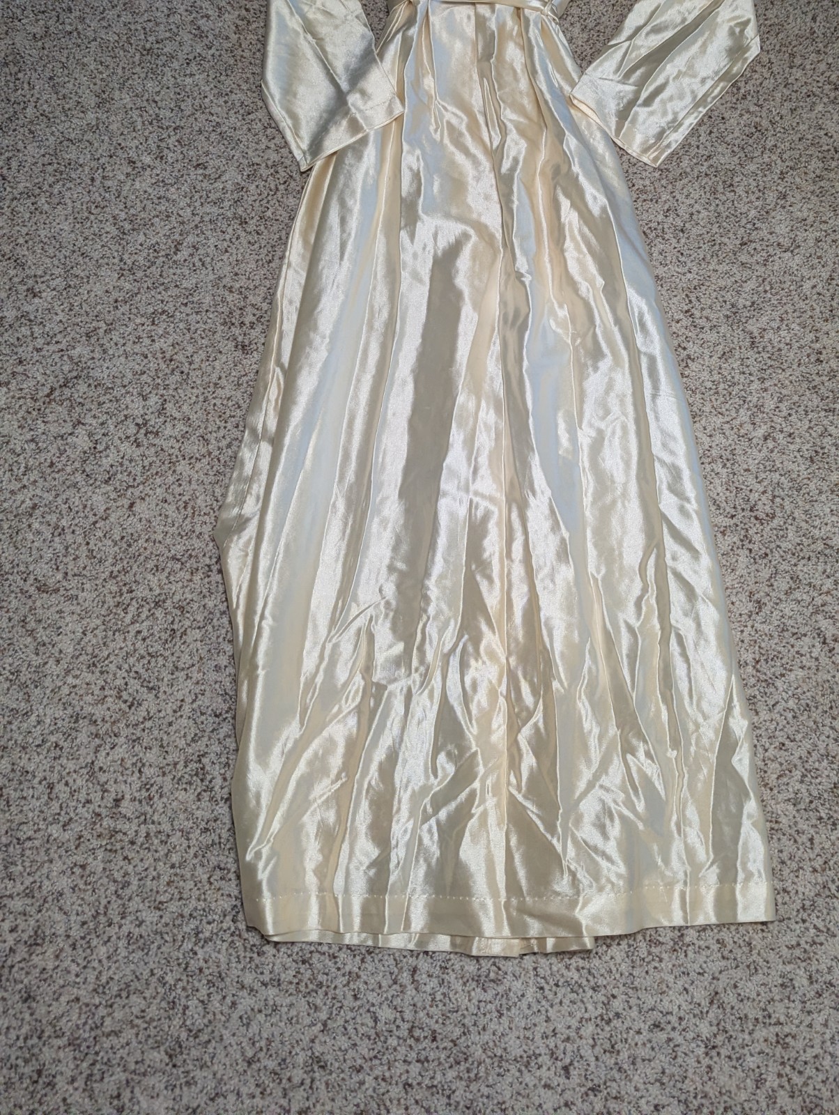 VTG JC PENNEY Ivory Shiny Structured Bridal Embroidered Dressing Robe Small