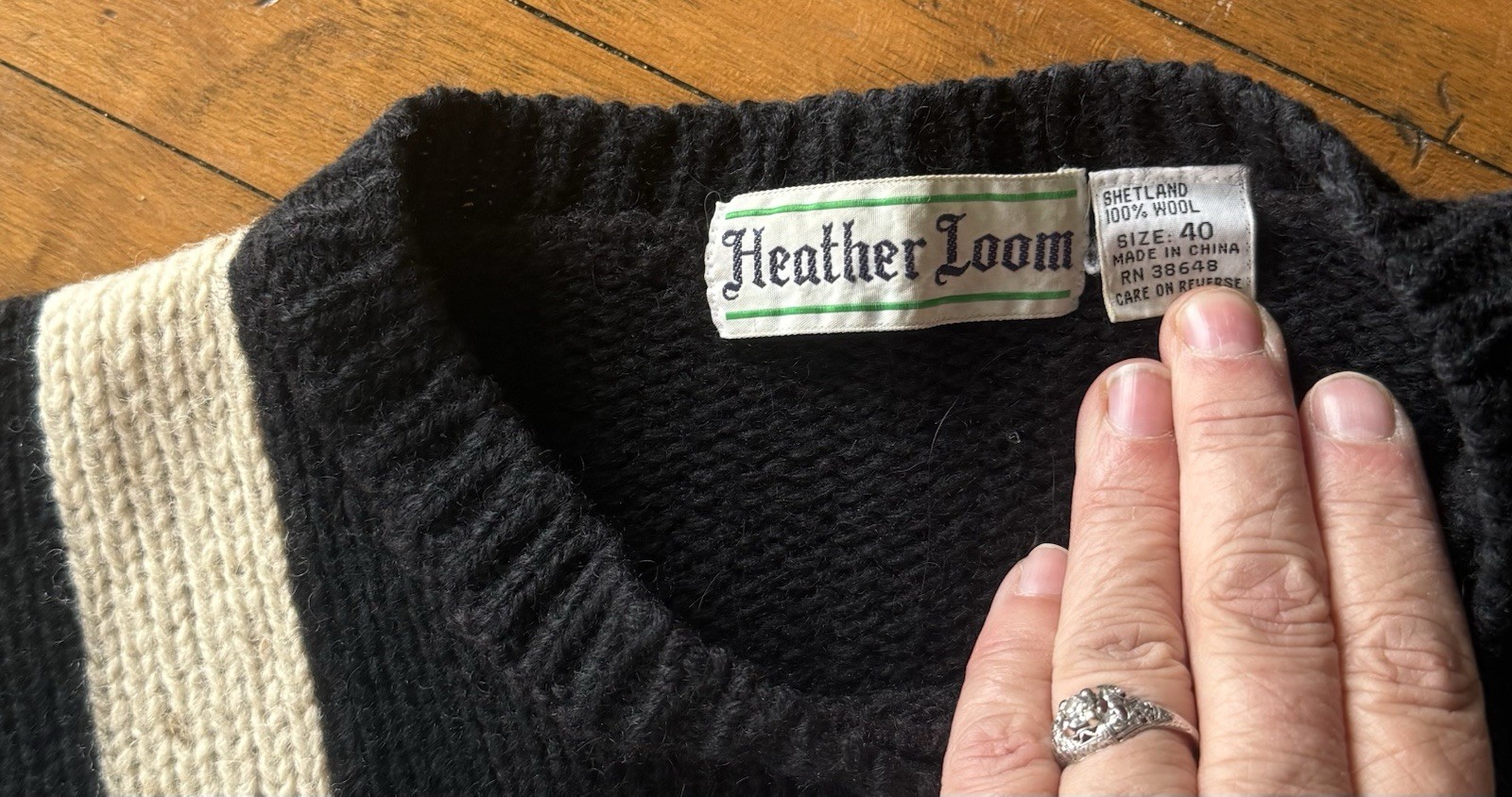 Iconic 1990’s Geometric 100% Wool ‘Heather Loom’ Knit Sweater Sz 40/unisex L