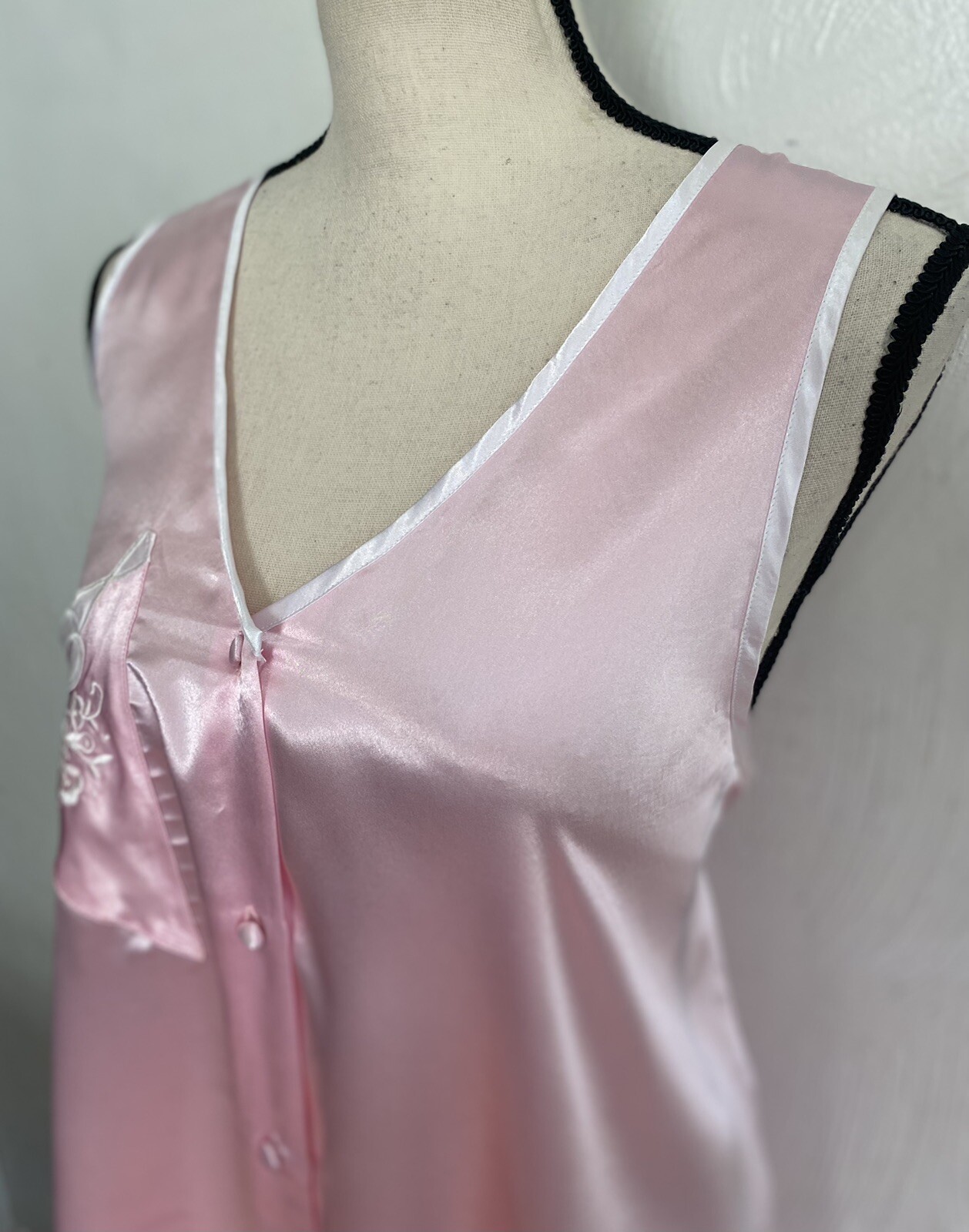 Gilligan O&rsquo;Malley Women’s Pink Satin Silky Nightgown Vintage 90’s Medium