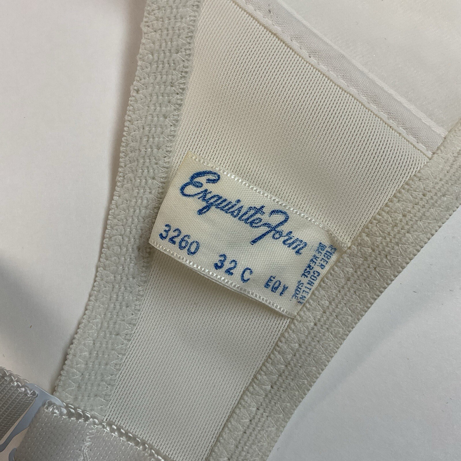 Vintage Exquisite Form 32C White Wireless Bra Seamless Multi-Way 70s Lingerie