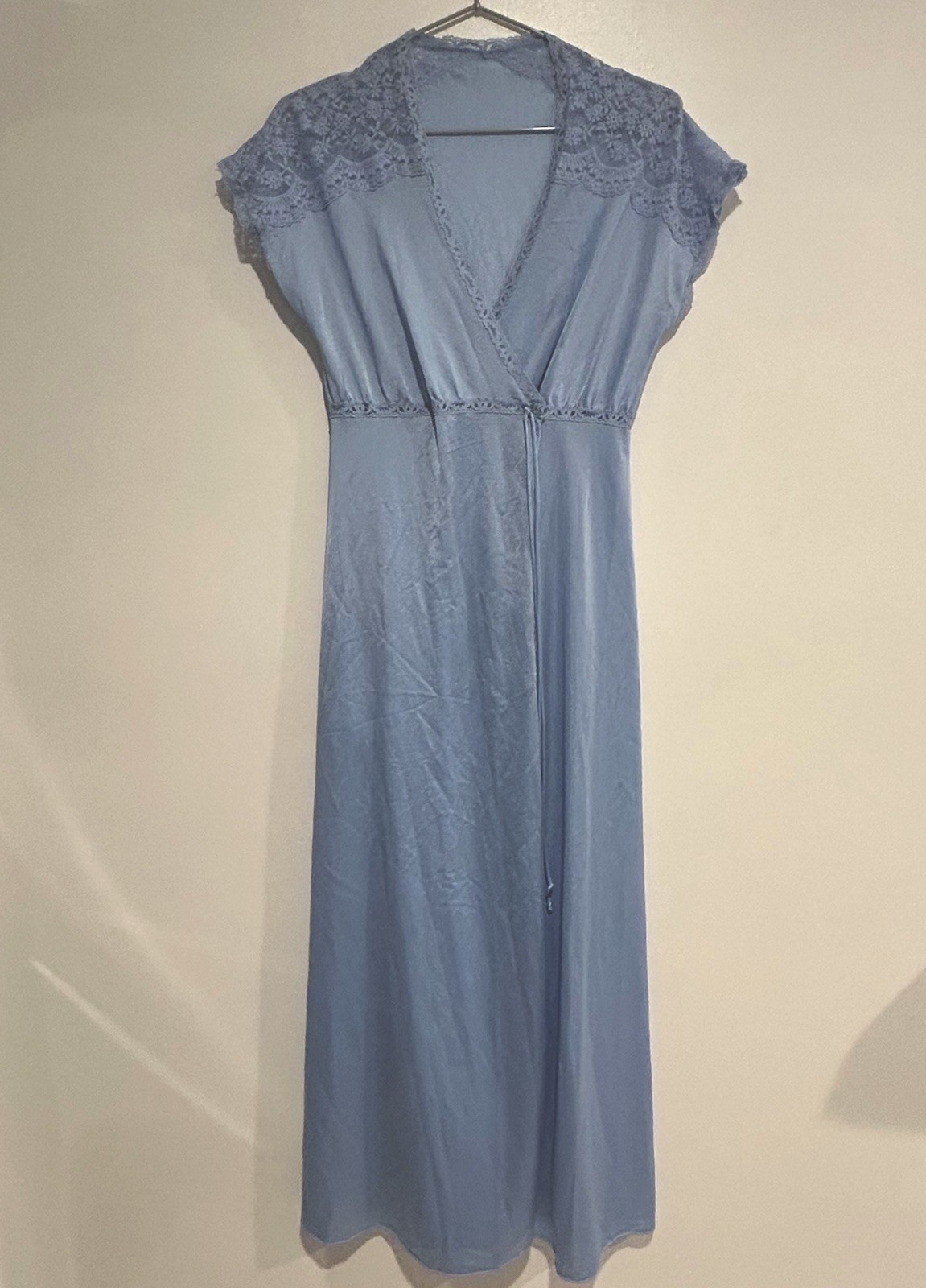Vintage VANITY FAIR Blue Ice Long Nightgown With Lace Size Ladies Small 32