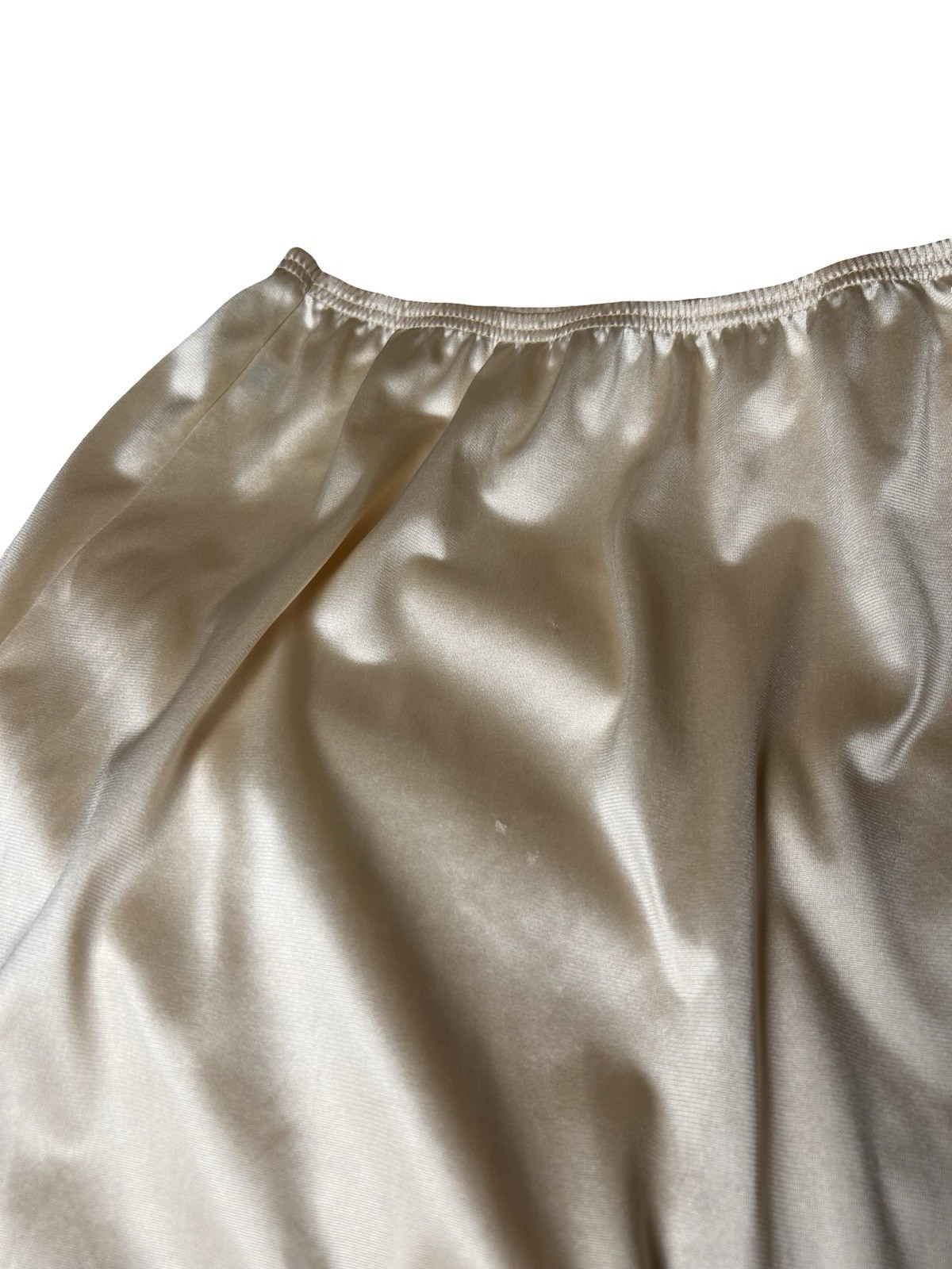 2 VTG Vanity Fair Half Slips Undergarment Size M/L Beige Cream Loose Fitting