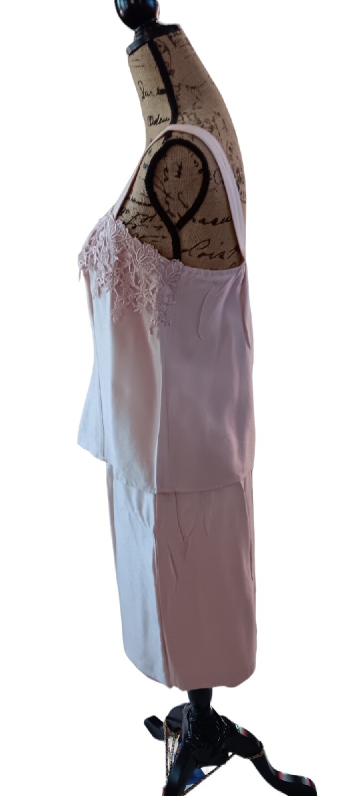 Evanna Women&rsquo;s Floral Applique Pastel Pink 3 Piece Skirt Suit size 10 AA334